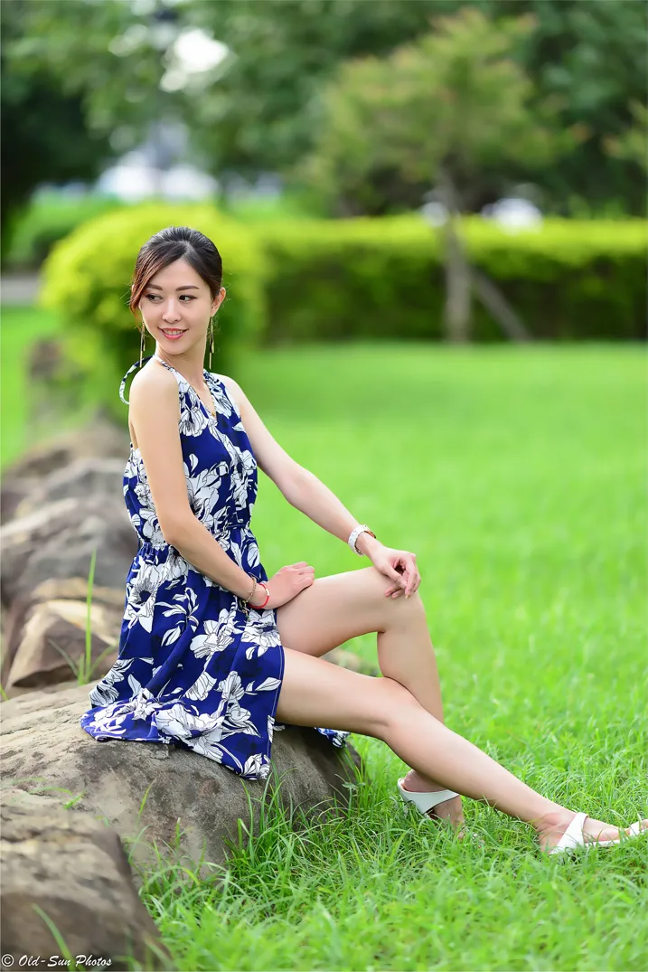 [爱美足] NO.196 赵婷婷 连衣裙凉高美腿 街拍