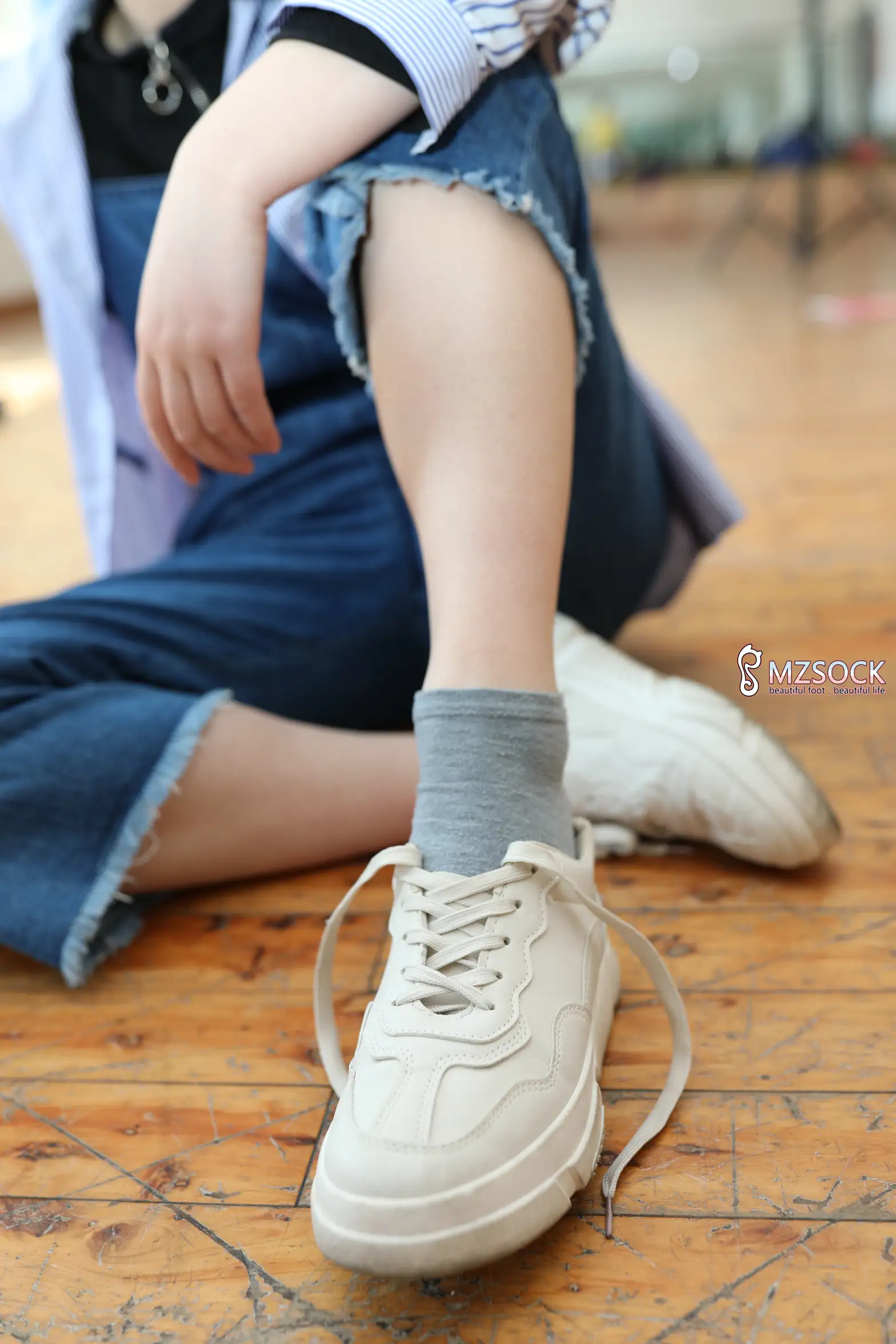 [爱美足] 爱美足 NO.001 肖弧#[74P]-1