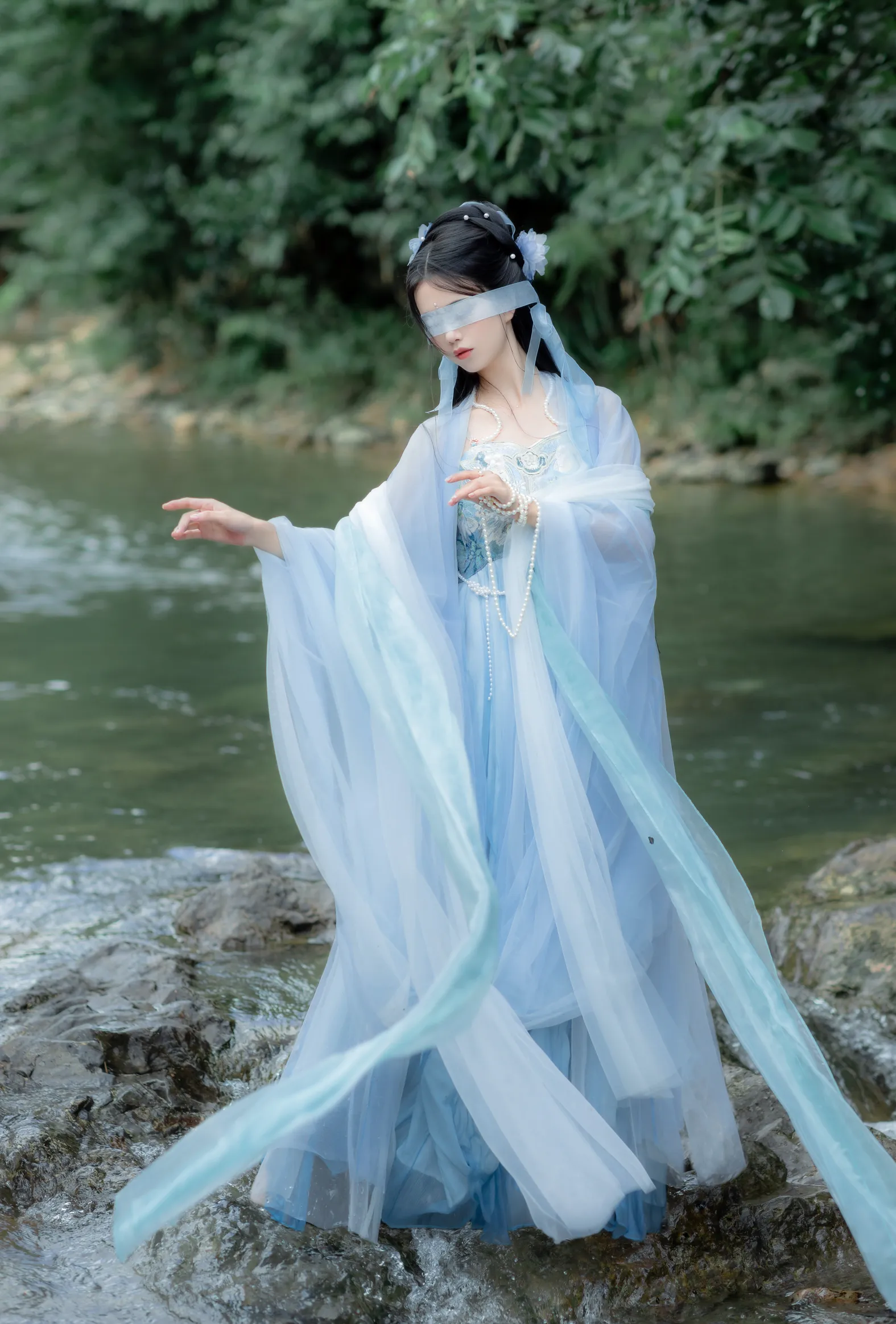 [艺图语] 2022.12.07 Vol.2622 – 小蚌精 Bllc#[21P]-15