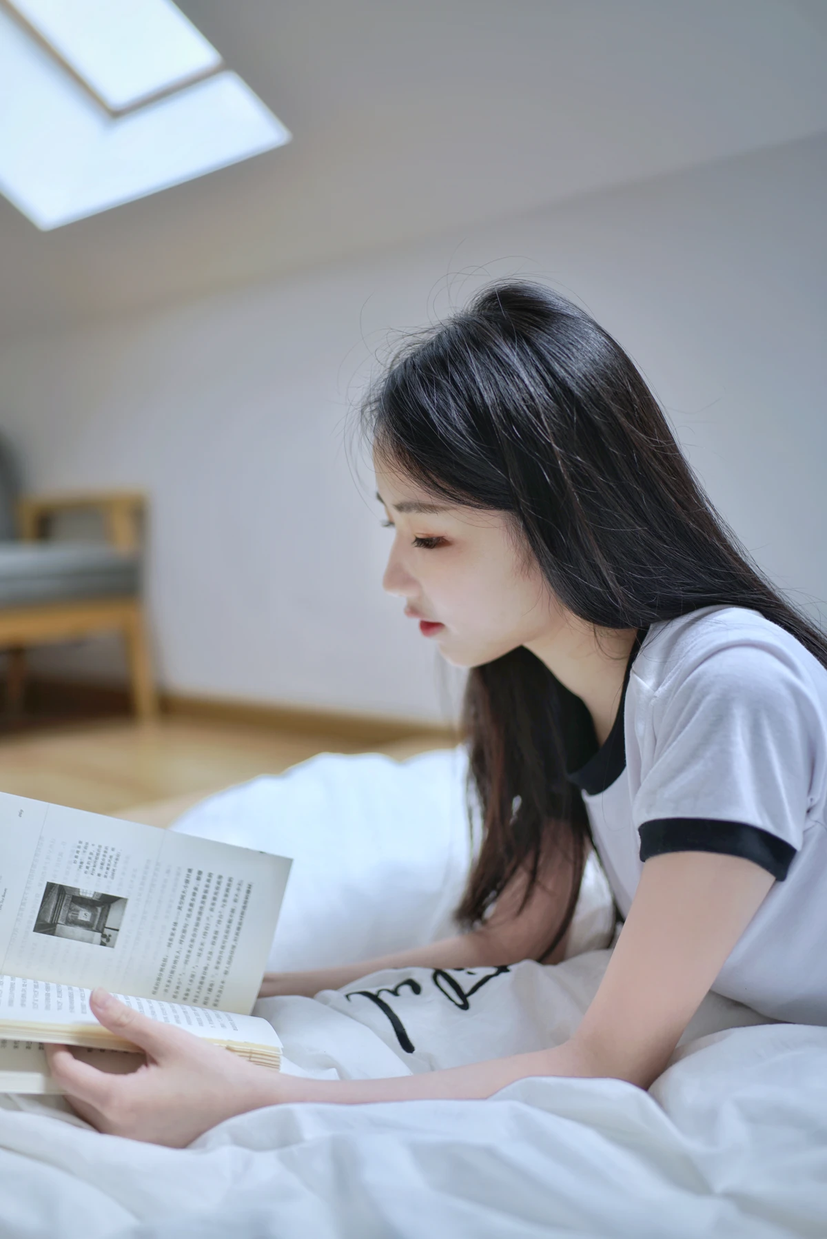 [艺图语] 2022.12.29 Vol.2785 – 阁楼里的素白 小静#[26P]-14