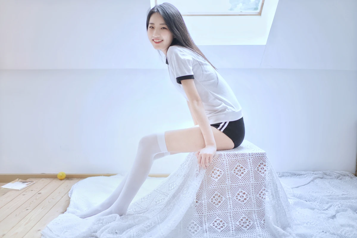 [艺图语] 2022.12.29 Vol.2785 – 阁楼里的素白 小静#[26P]-16
