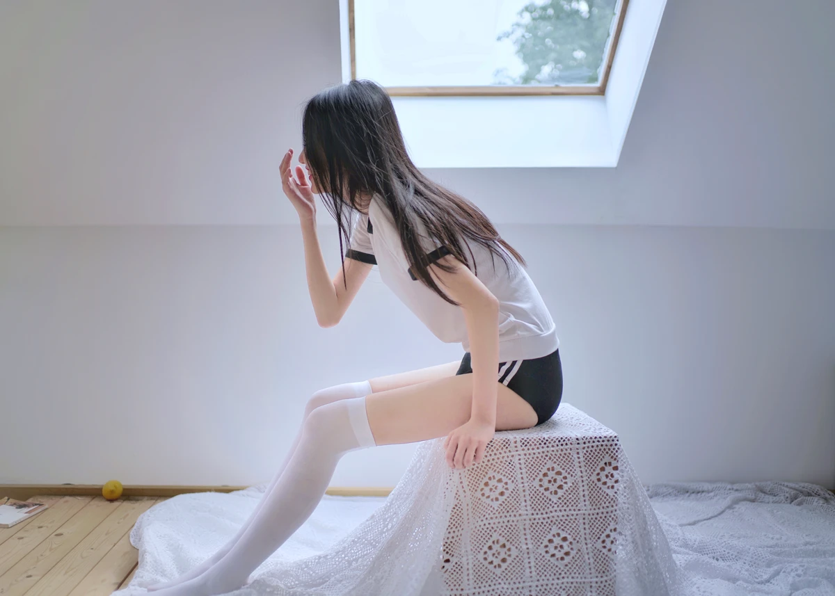 [艺图语] 2022.12.29 Vol.2785 – 阁楼里的素白 小静#[26P]-19