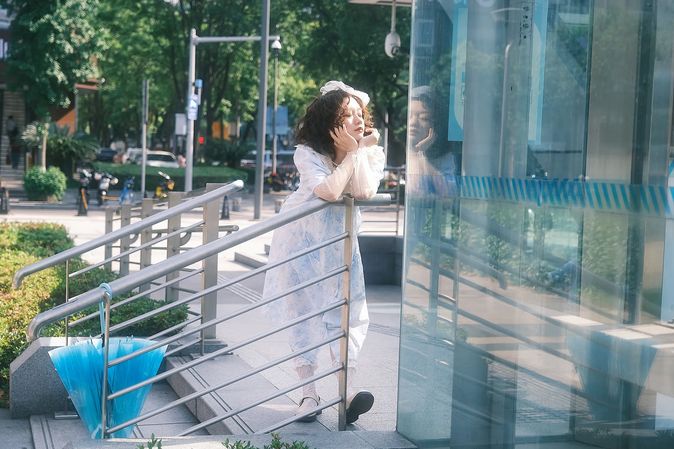 [艺图语] 2022.12.09 Vol.2633 – 爱丽丝漫游城市 馨馨#[23P]-3