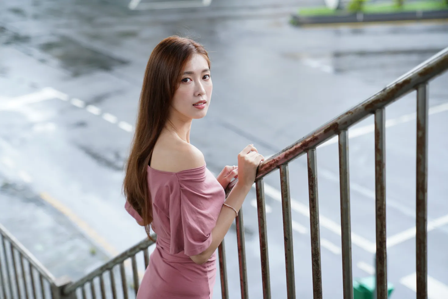 [爱美足] NO.130 廖挺仱 露肩连衣短裙凉高美腿 街拍#[100P]-1