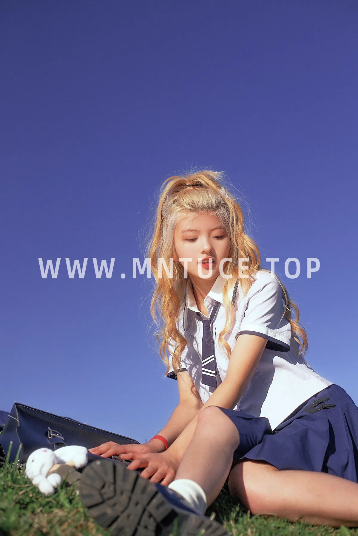 [艺图语] 2022.12.11 Vol.2649 – 芭比少女 笑死银#[22P]-14