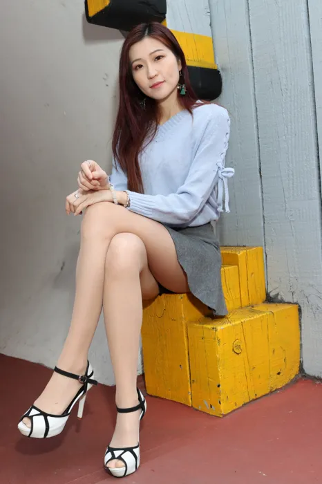[爱美足] NO.011 Rita Li 性感造型外拍 街拍#[75P]-3
