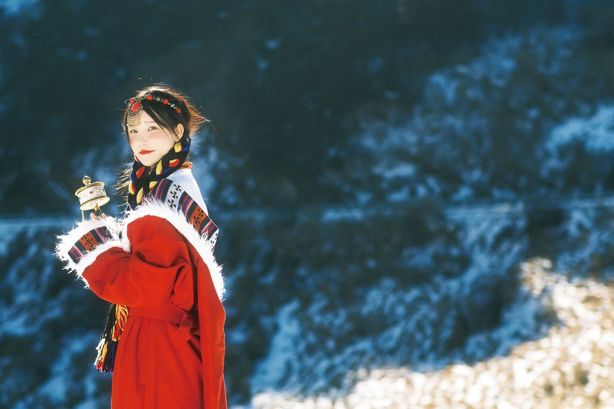 [YITUYU] 2023.01.01 Vol.2814 – I can’t live without the sacred mountain. Please take a Gesang flower with you. Xiaoshuang#[22P]-3