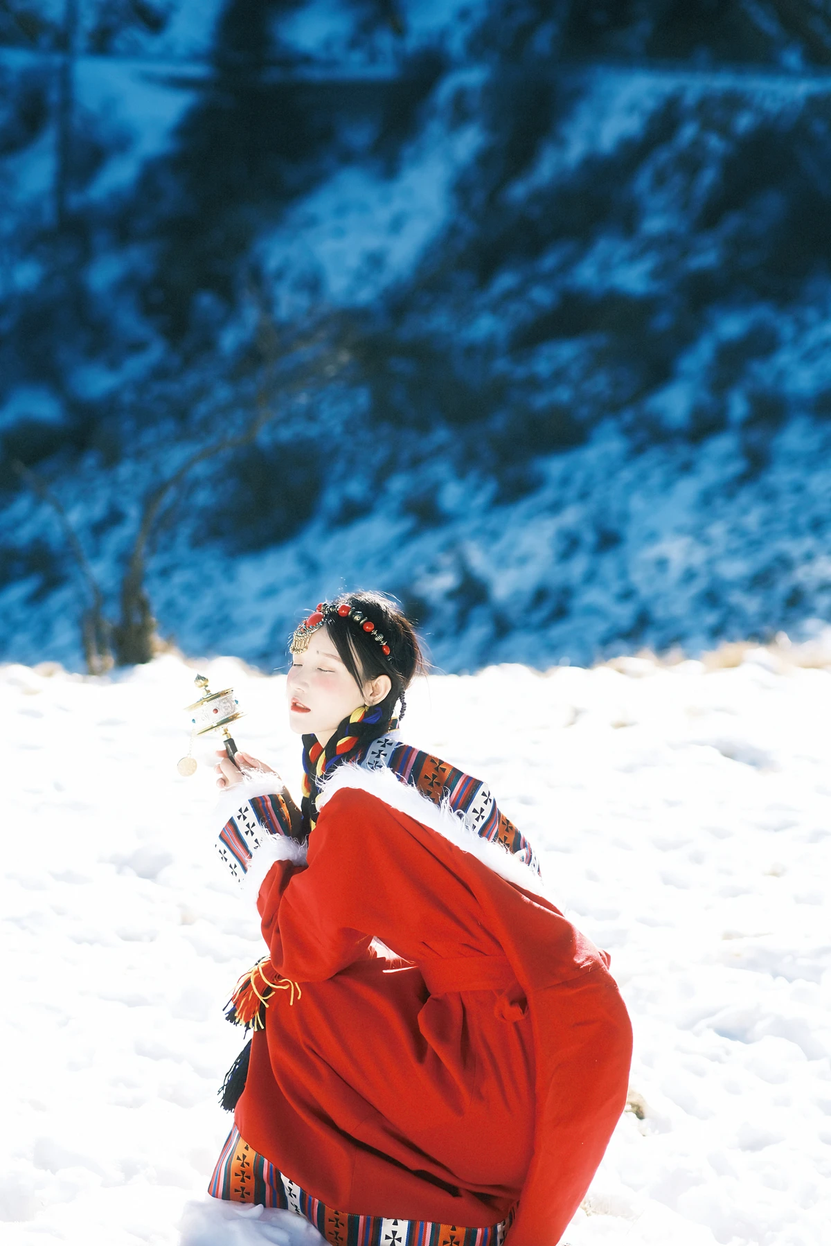 [YITUYU] 2023.01.01 Vol.2814 – I can’t live without the sacred mountain. Please take a Gesang flower with you. Xiaoshuang#[22P]-7