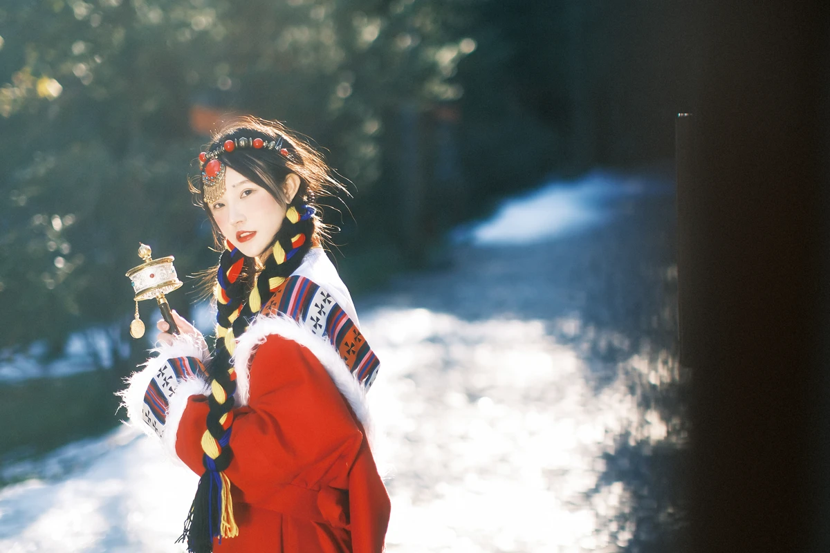 [YITUYU] 2023.01.01 Vol.2814 – I can’t live without the sacred mountain. Please take a Gesang flower with you. Xiaoshuang#[22P]-1