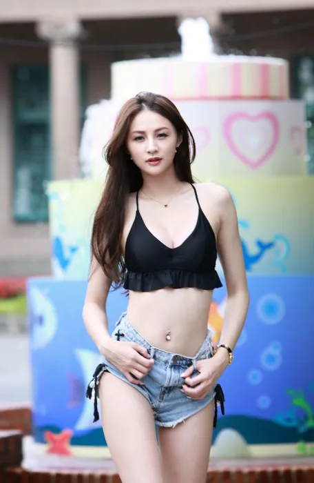 [爱美足] NO.087 Lola 露肚牛仔短褲 高跟美腿外拍 街拍#[106P]-44