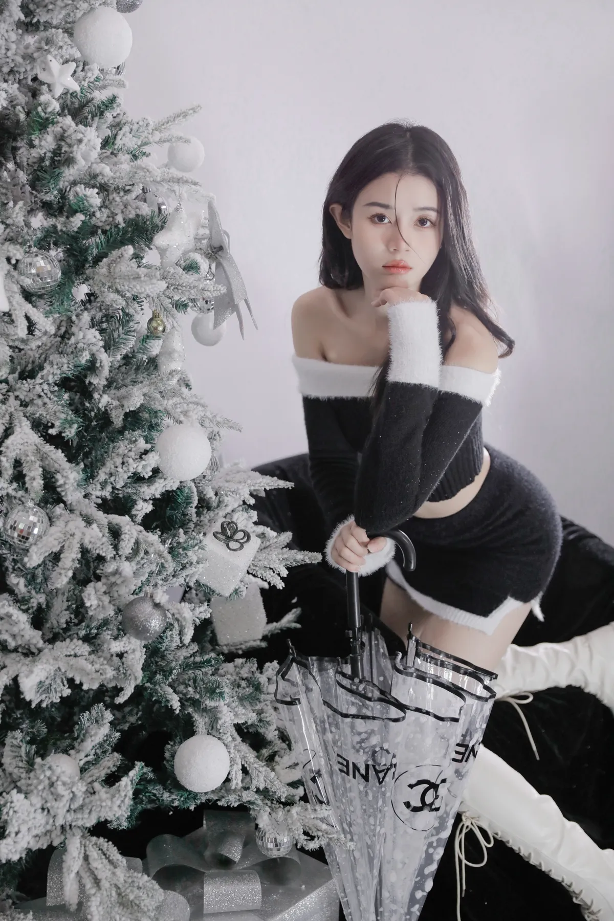 [艺图语] 2022.12.11 Vol.2653 – 圣诞少女 馨瑶XINYAO#[25P]-4