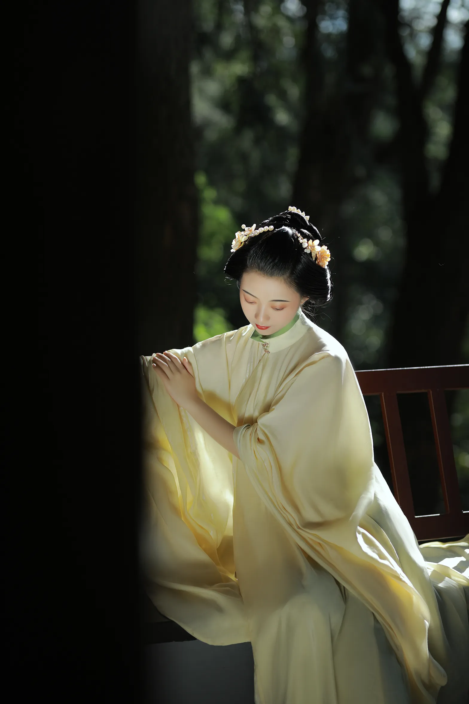 [艺图语] 2022.11.30 Vol.2561 – 淡淡春山 YunFleur#[40P]-1