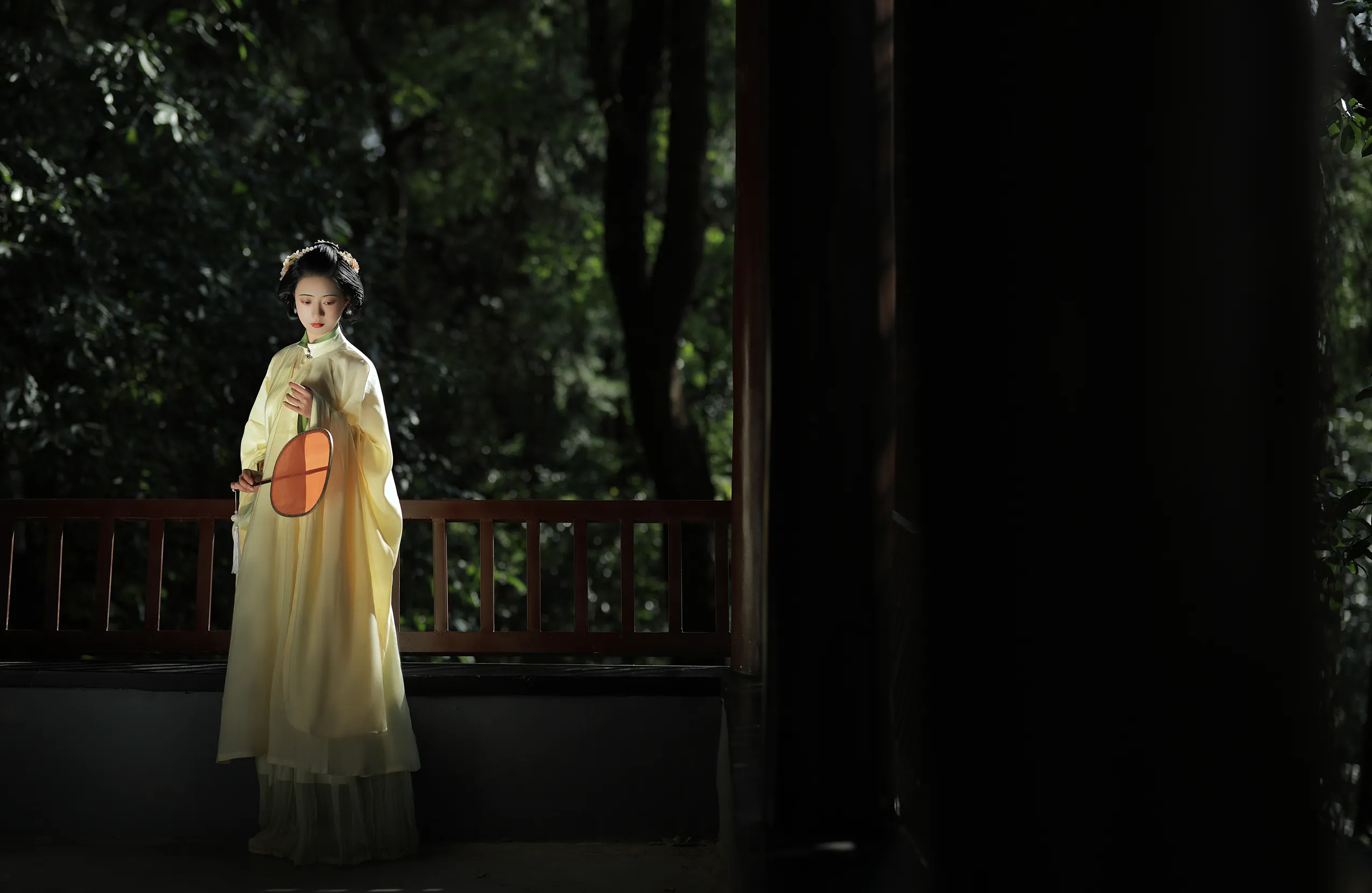 [艺图语] 2022.11.30 Vol.2561 – 淡淡春山 YunFleur#[40P]-3
