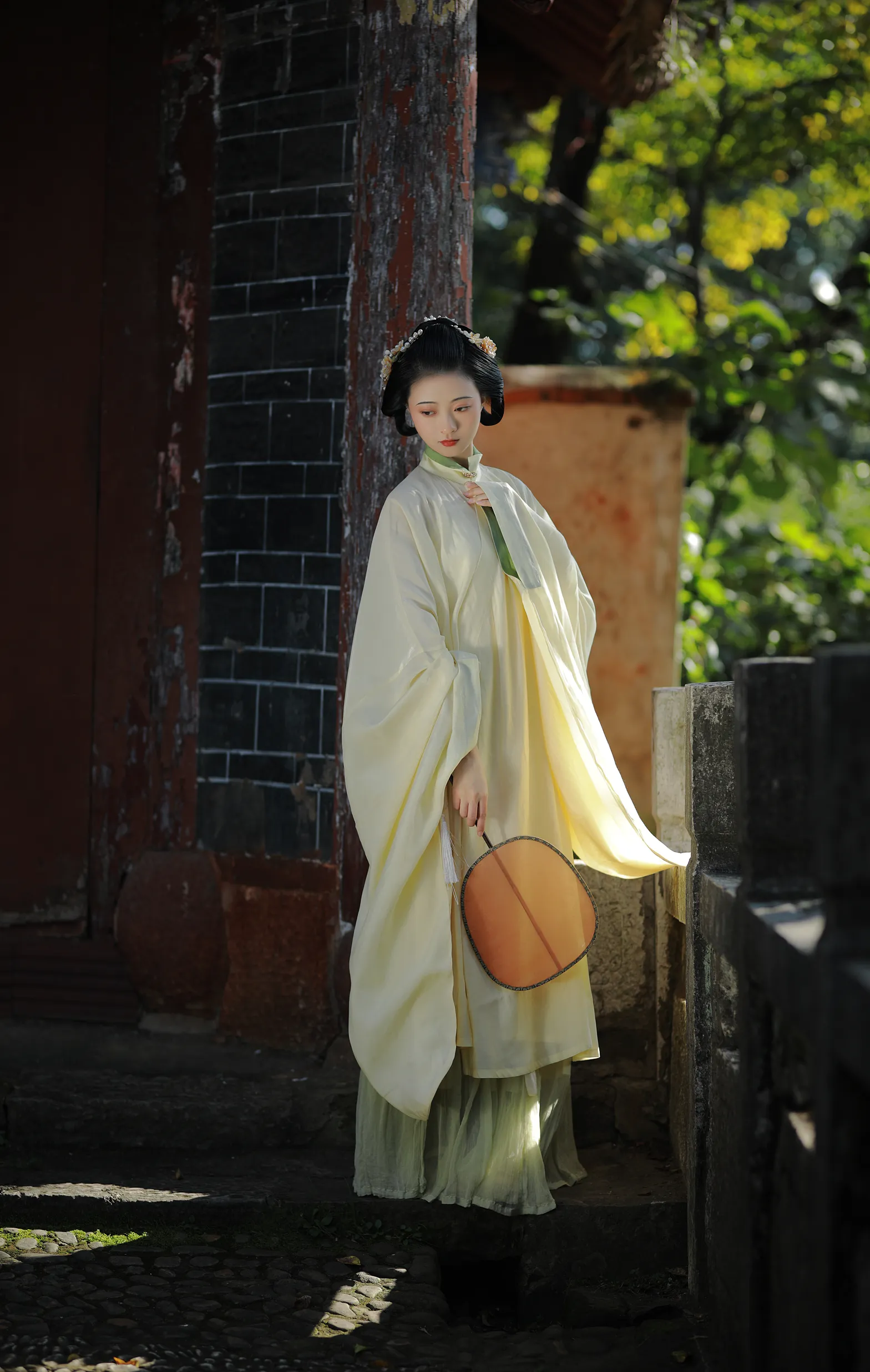 [艺图语] 2022.11.30 Vol.2561 – 淡淡春山 YunFleur#[40P]-9