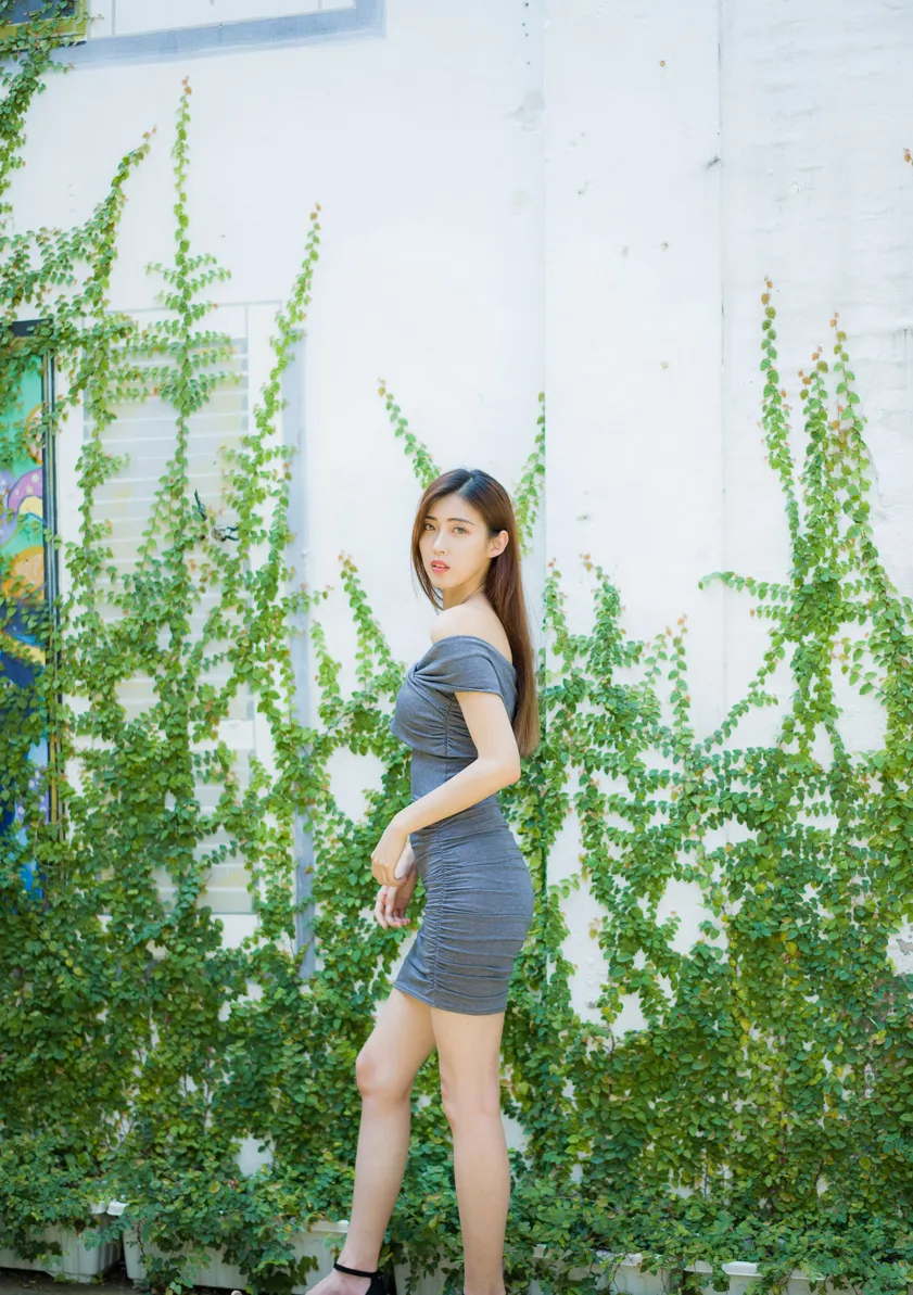 [Mzsock] NO.207 Kim Yun Kyo off-shoulder dress and short skirt with high legs street photography#[54P]-9