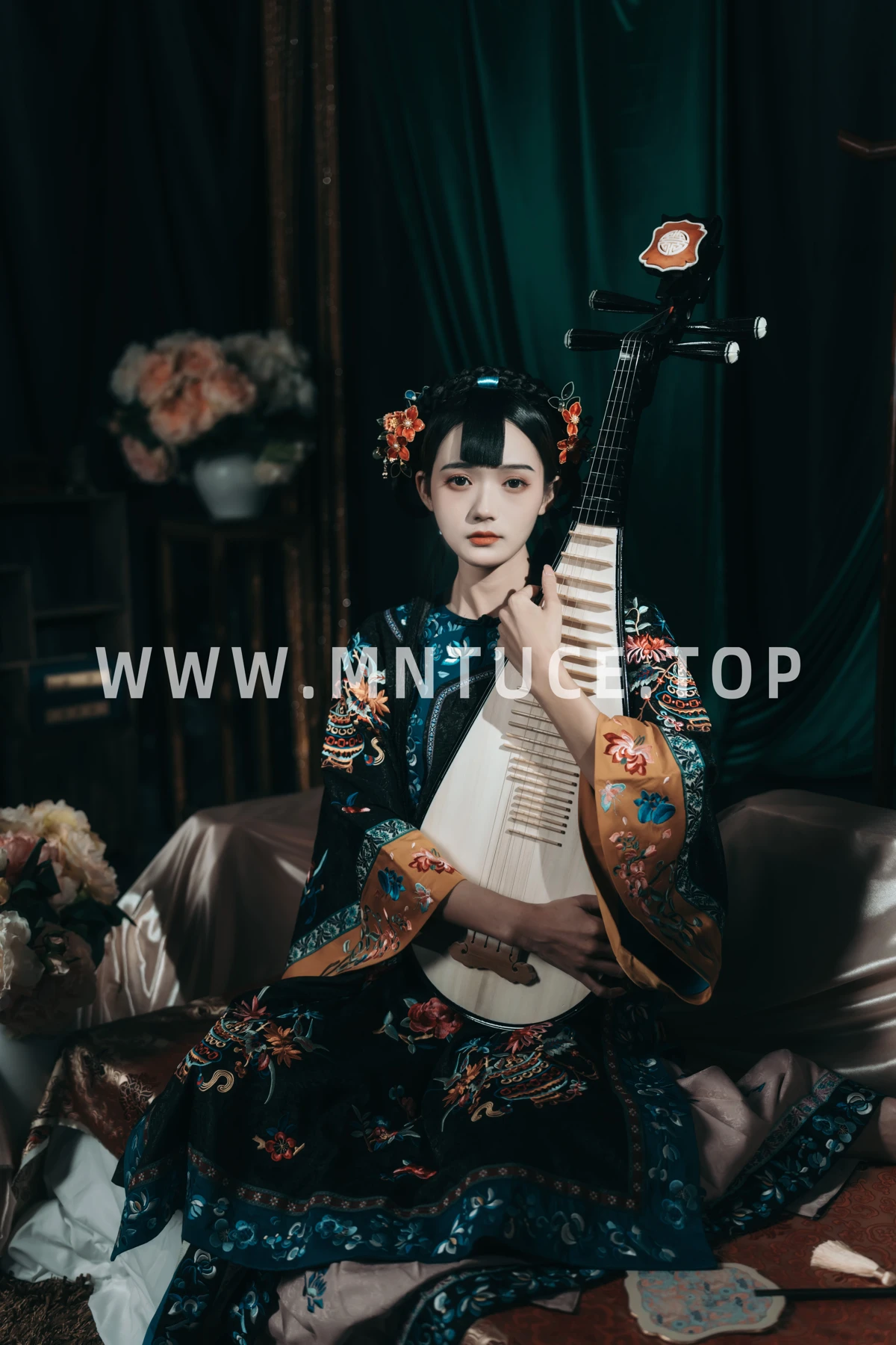 [YITUYU] 2023.01.01 Vol.2809 – Old Dreams of the Qing Dynasty Rabbit Zzz won't eat carrots#[42P]-3