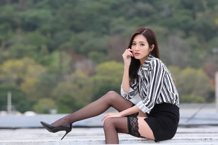 [爱美足] NO.025 长腿美模 张筱 性感黑丝外拍 街拍#[93P]-5