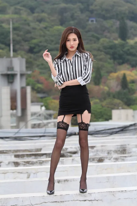 [爱美足] NO.025 长腿美模 张筱 性感黑丝外拍 街拍#[93P]-10