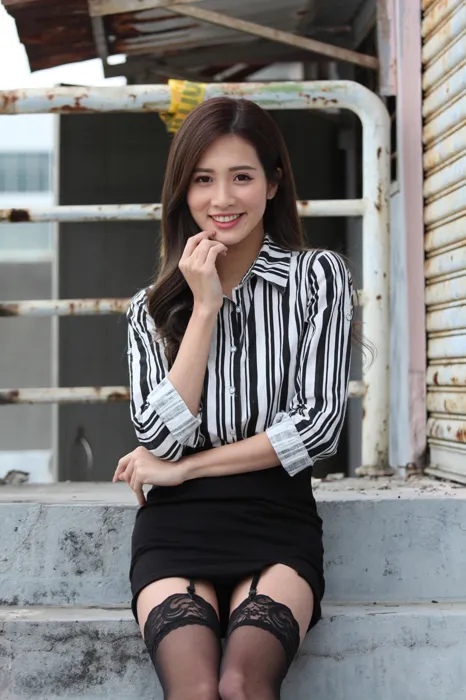 [爱美足] NO.025 长腿美模 张筱 性感黑丝外拍 街拍#[93P]-5