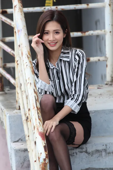 [爱美足] NO.025 长腿美模 张筱 性感黑丝外拍 街拍#[93P]-7