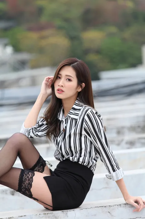 [爱美足] NO.025 长腿美模 张筱 性感黑丝外拍 街拍#[93P]-8