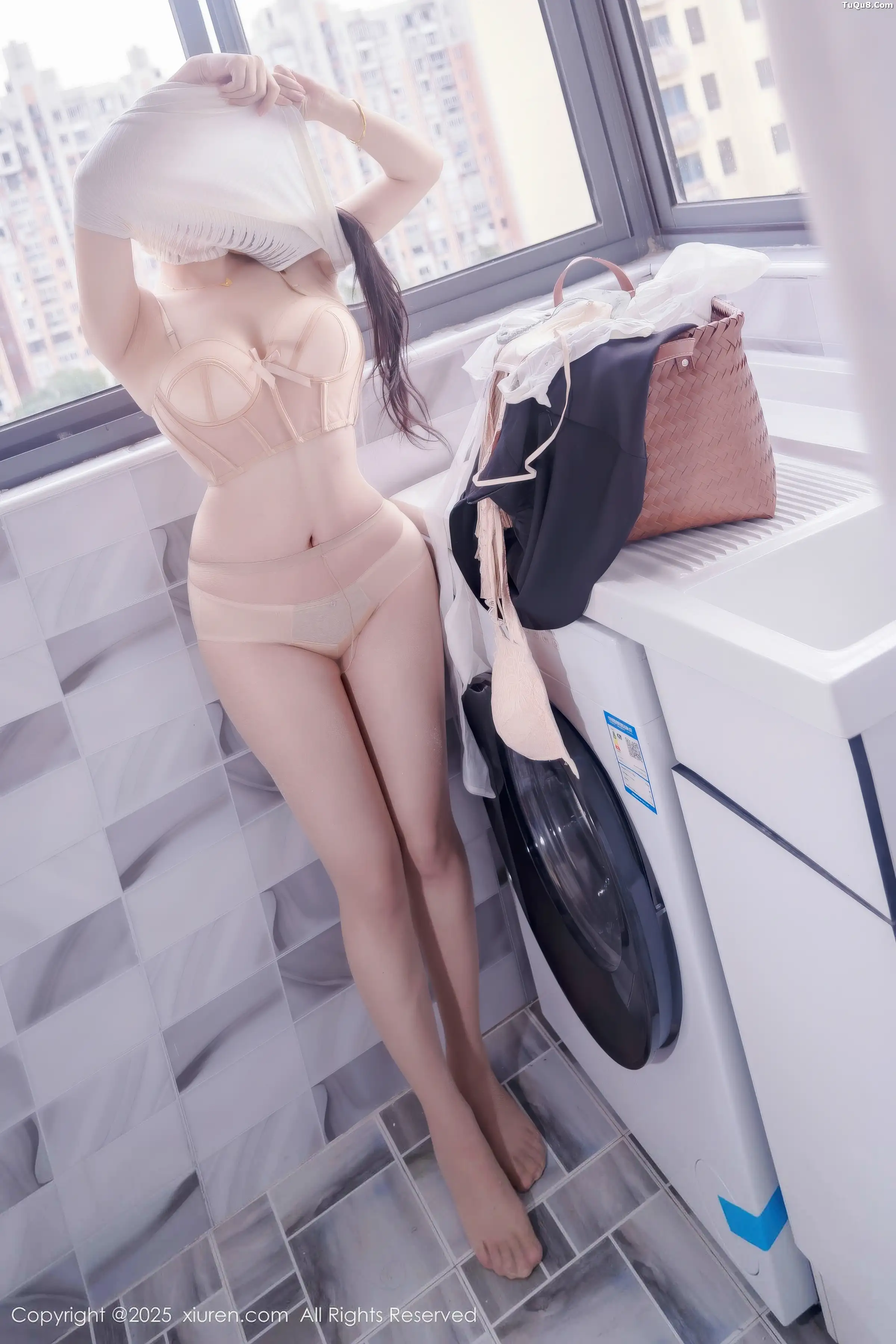 [秀人网] 2025.11.20 No.11010 汐汐爱吃草莓#[83P]-22