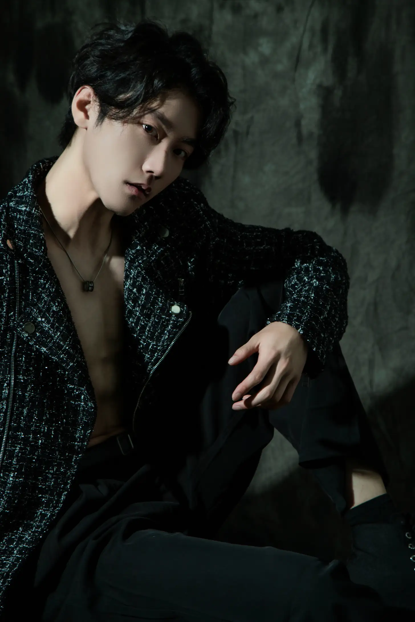 [艺图语] 2022.08.03 Vol.1613 – 光影与男孩 温柔的朱朱#[30P]-10