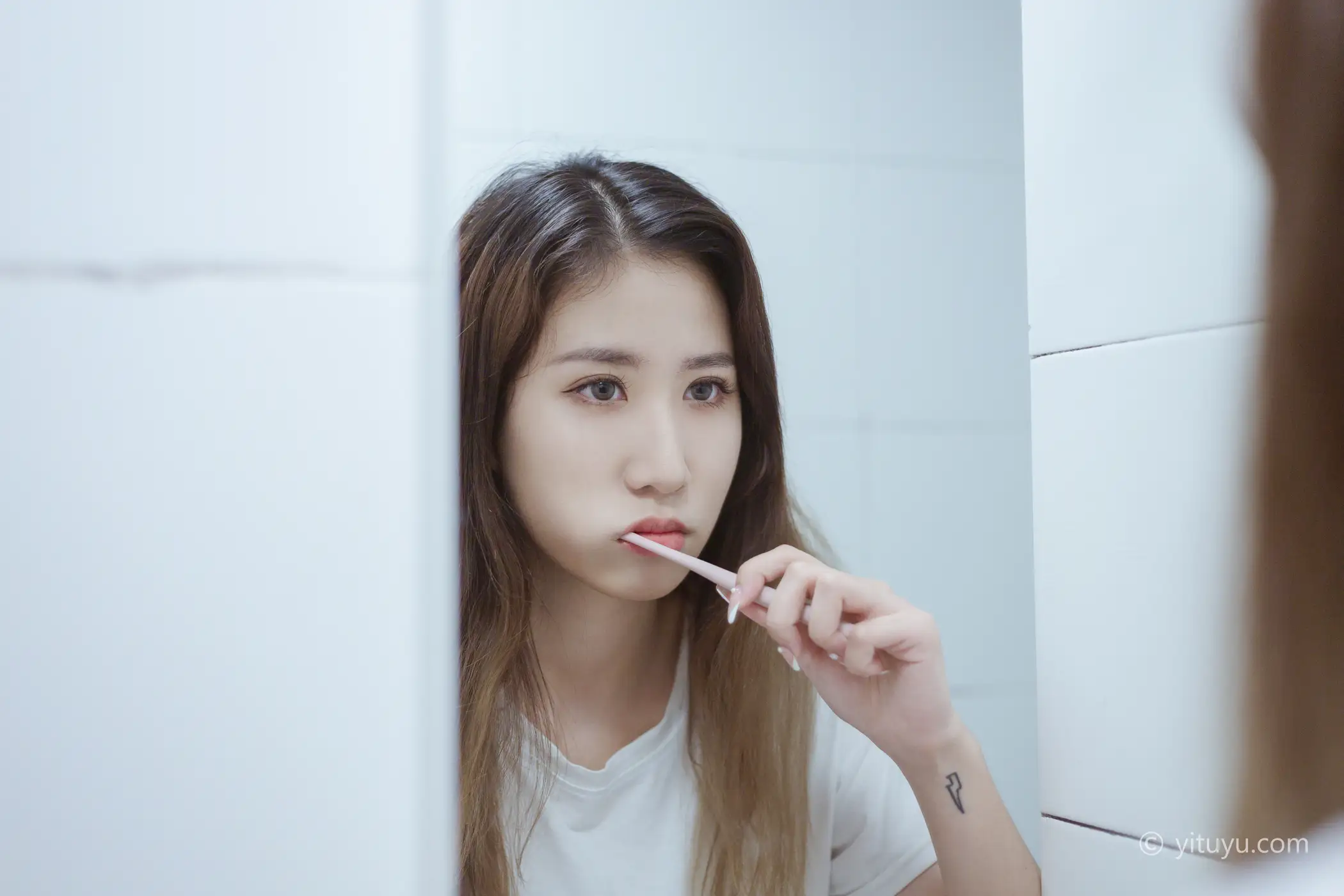 [艺图语] 2021.07.07 Vol.086 – 独自醒来 Jenny#[36P]-19