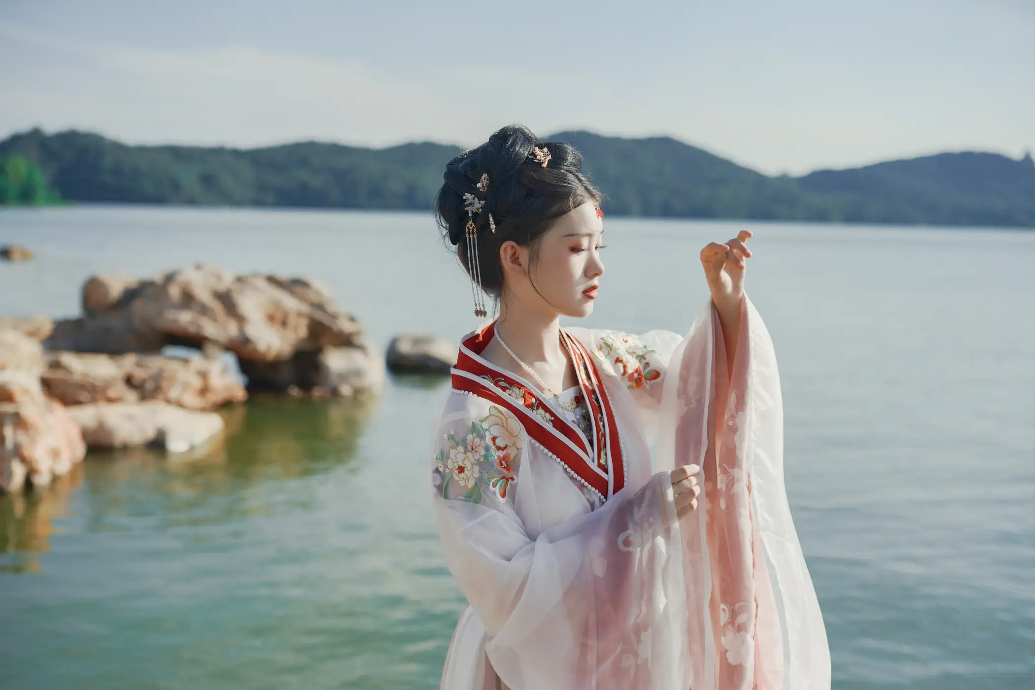 [艺图语] 2022.08.14 Vol.1706 – 总有人间一两风 悦璃#[24P]-5