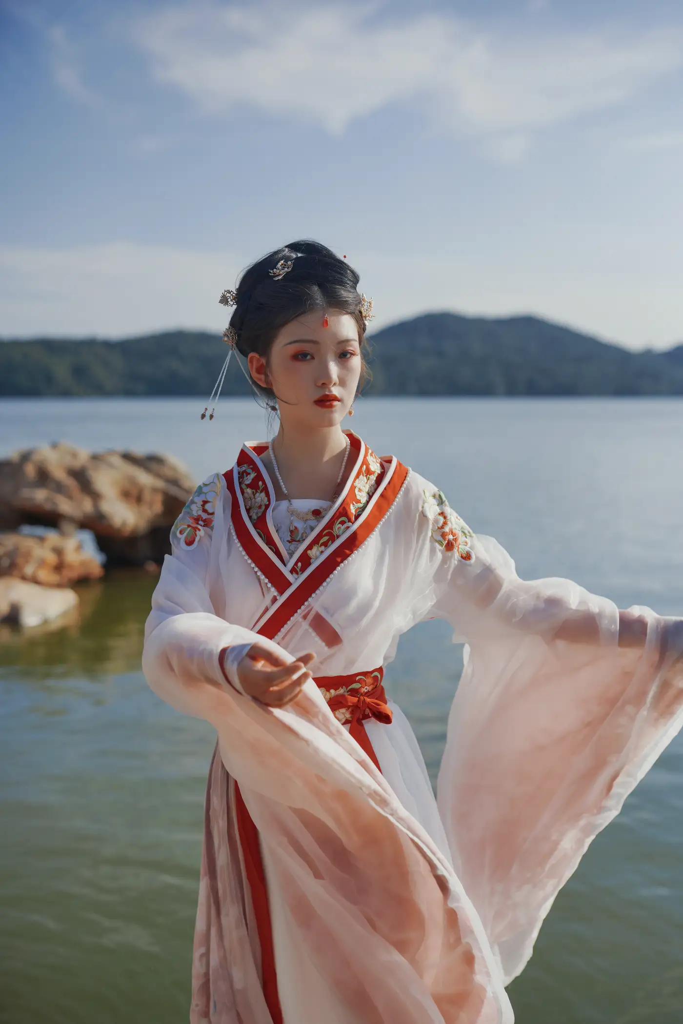 [艺图语] 2022.08.14 Vol.1706 – 总有人间一两风 悦璃#[24P]-9
