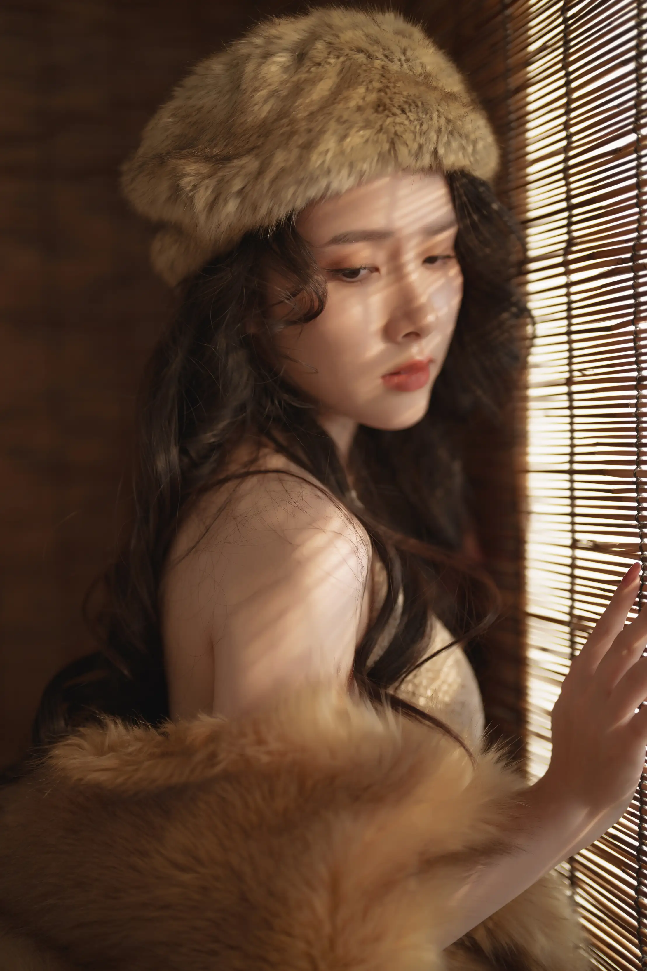 [艺图语] 2022.01.30 Vol.727 – 柴火屋里的暧昧时光 姚妹#[43P]-4