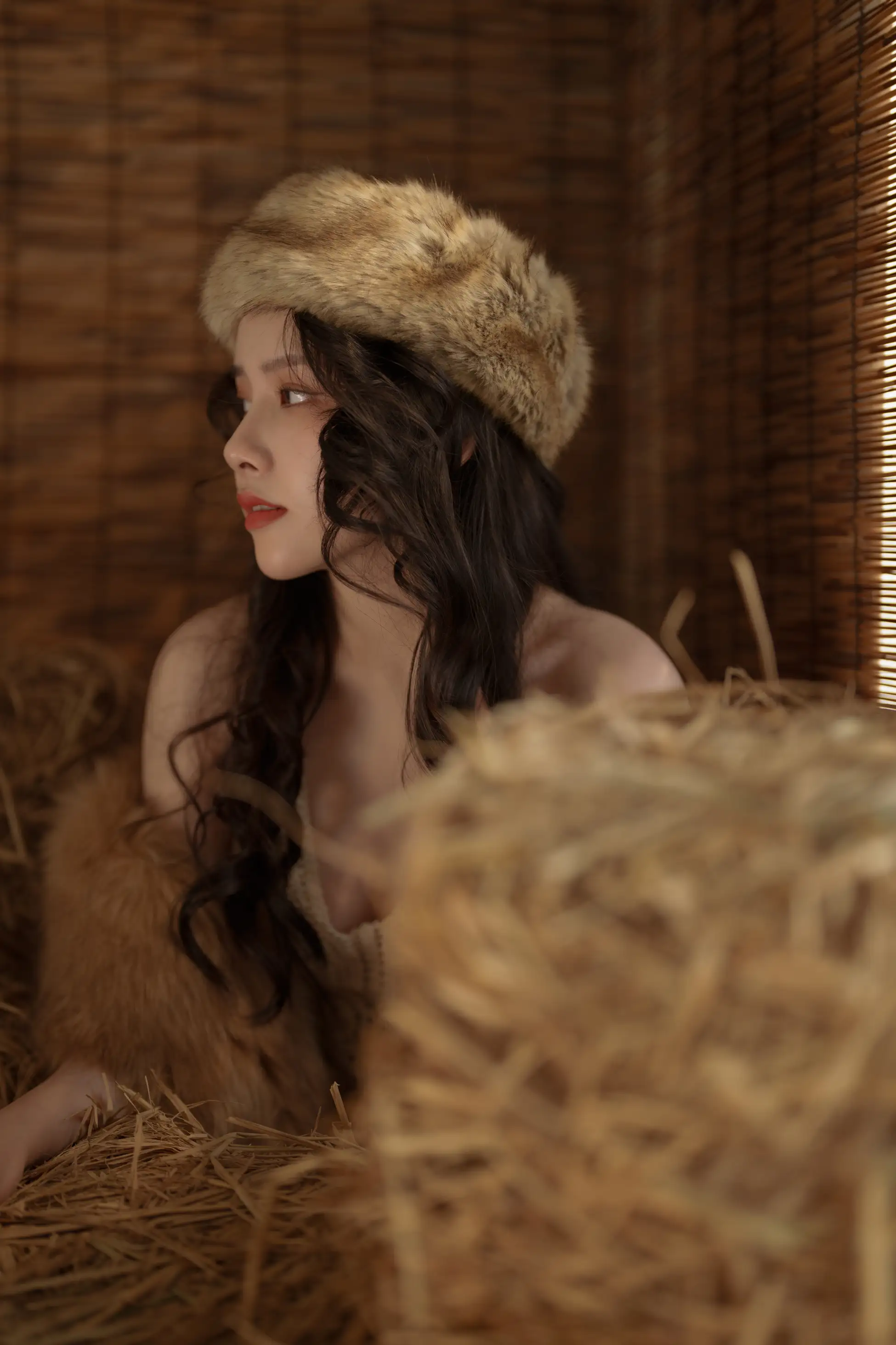 [艺图语] 2022.01.30 Vol.727 – 柴火屋里的暧昧时光 姚妹#[43P]-1