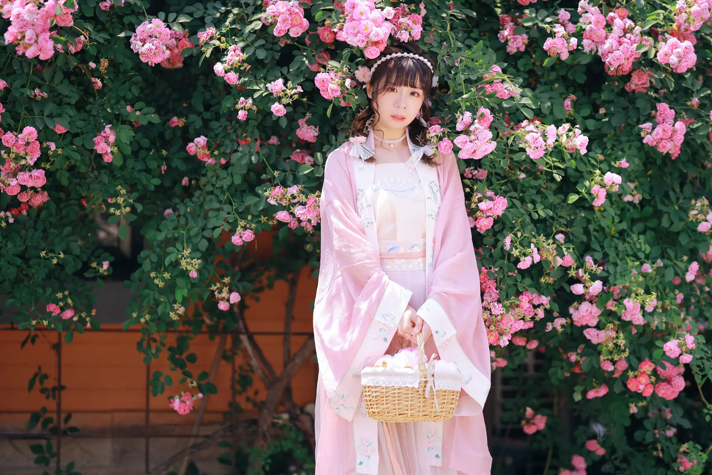 [艺图语] 2022.08.20 Vol.1749 – 吻花香 Suky喜欢软绵绵毛茸茸的团子#[26P]-10