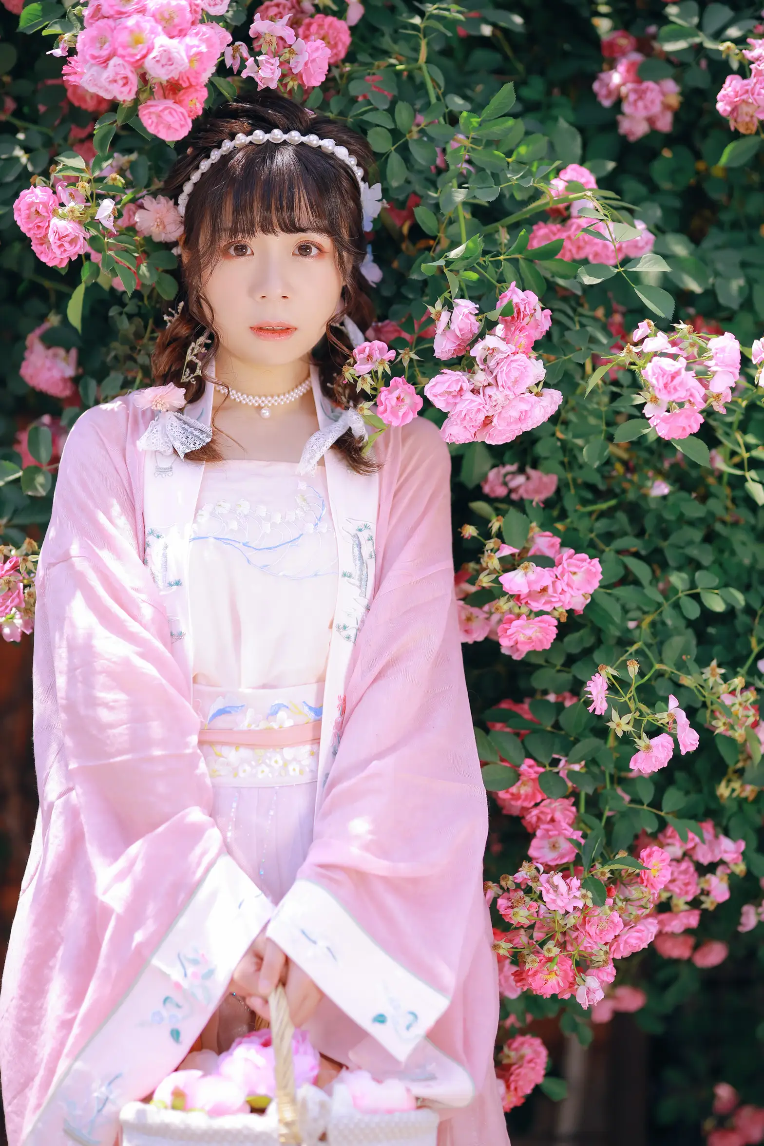 [艺图语] 2022.08.20 Vol.1749 – 吻花香 Suky喜欢软绵绵毛茸茸的团子#[26P]-1