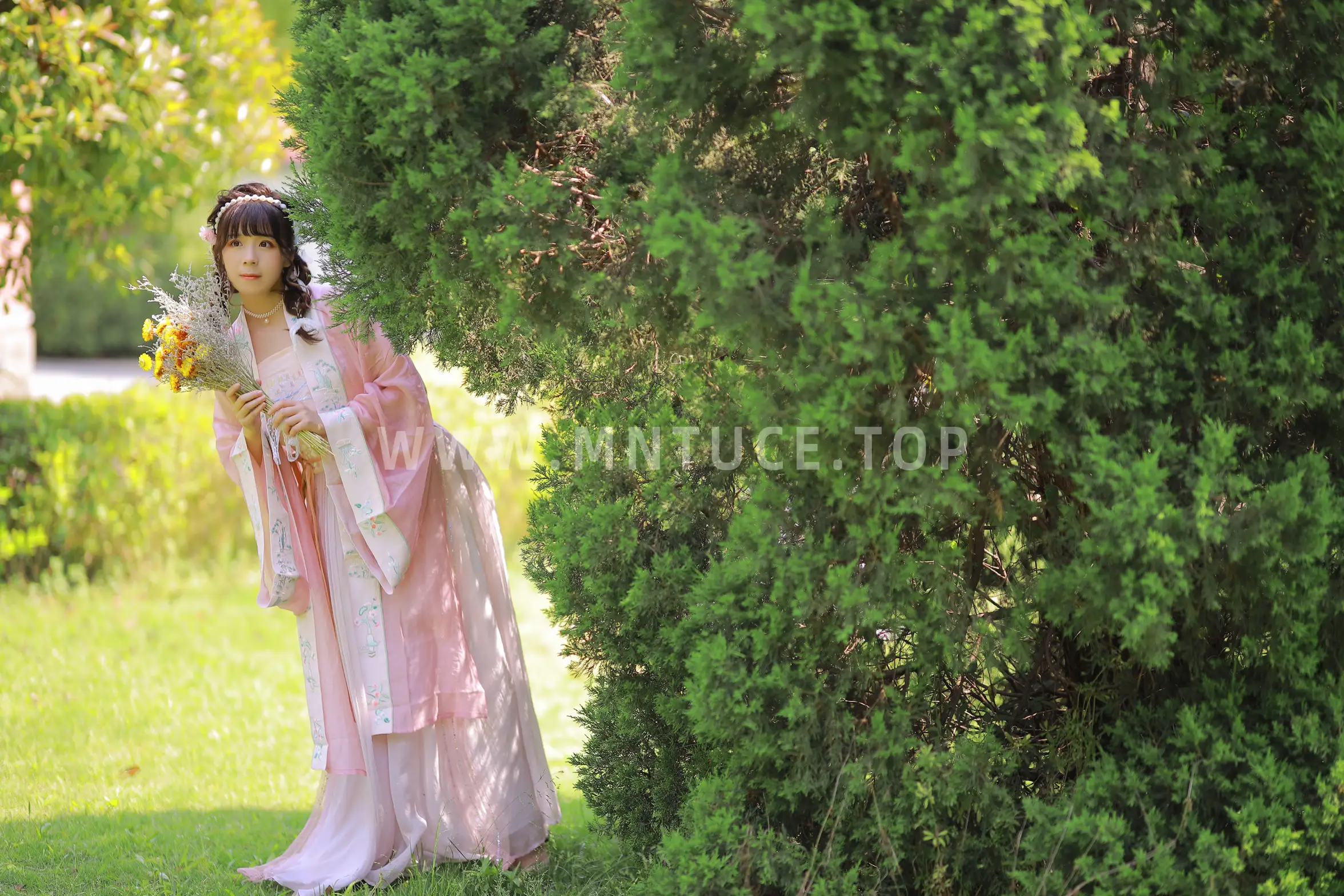 [艺图语] 2022.08.20 Vol.1749 – 吻花香 Suky喜欢软绵绵毛茸茸的团子#[26P]-8