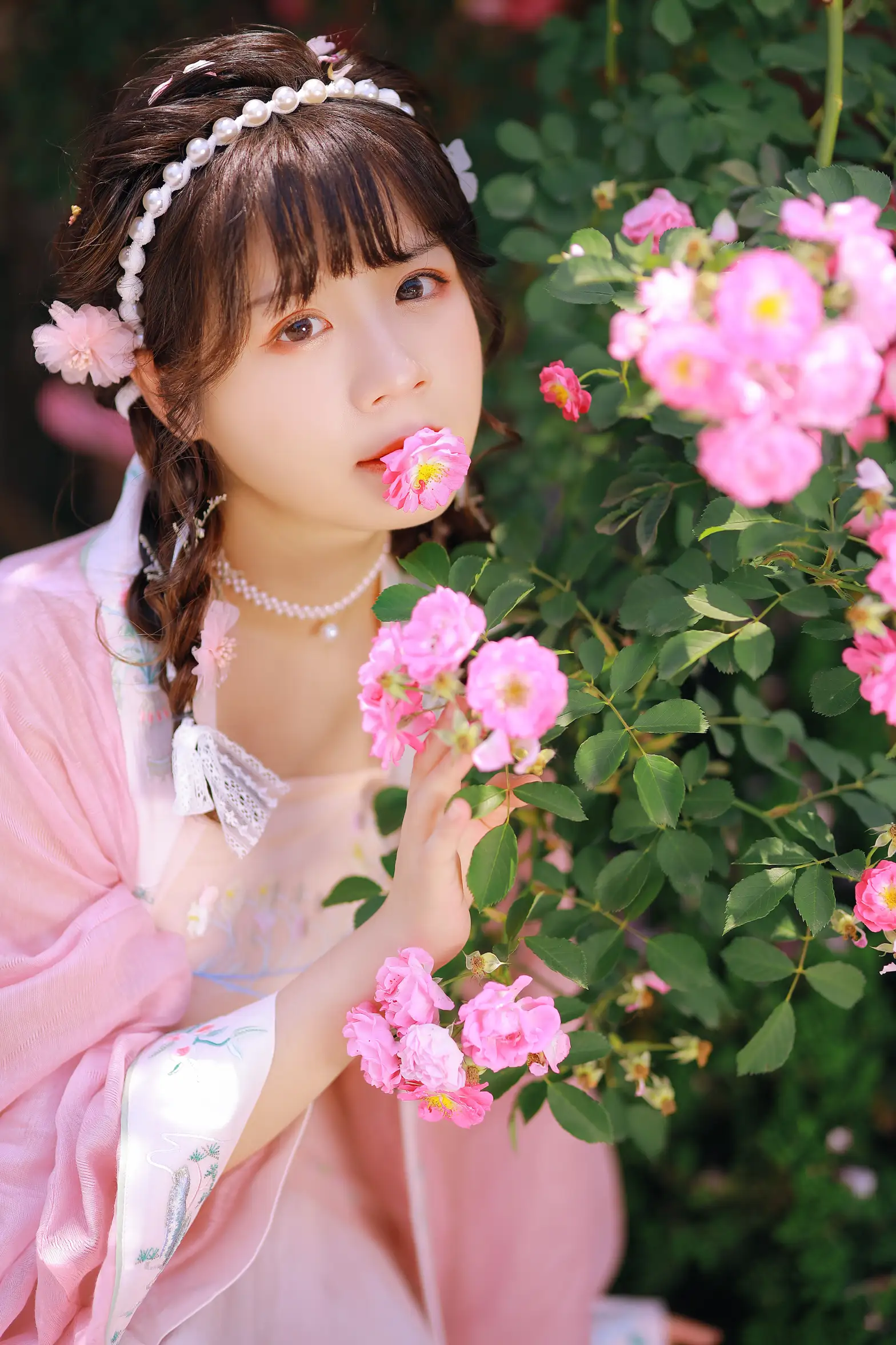 [艺图语] 2022.08.20 Vol.1749 – 吻花香 Suky喜欢软绵绵毛茸茸的团子#[26P]-6