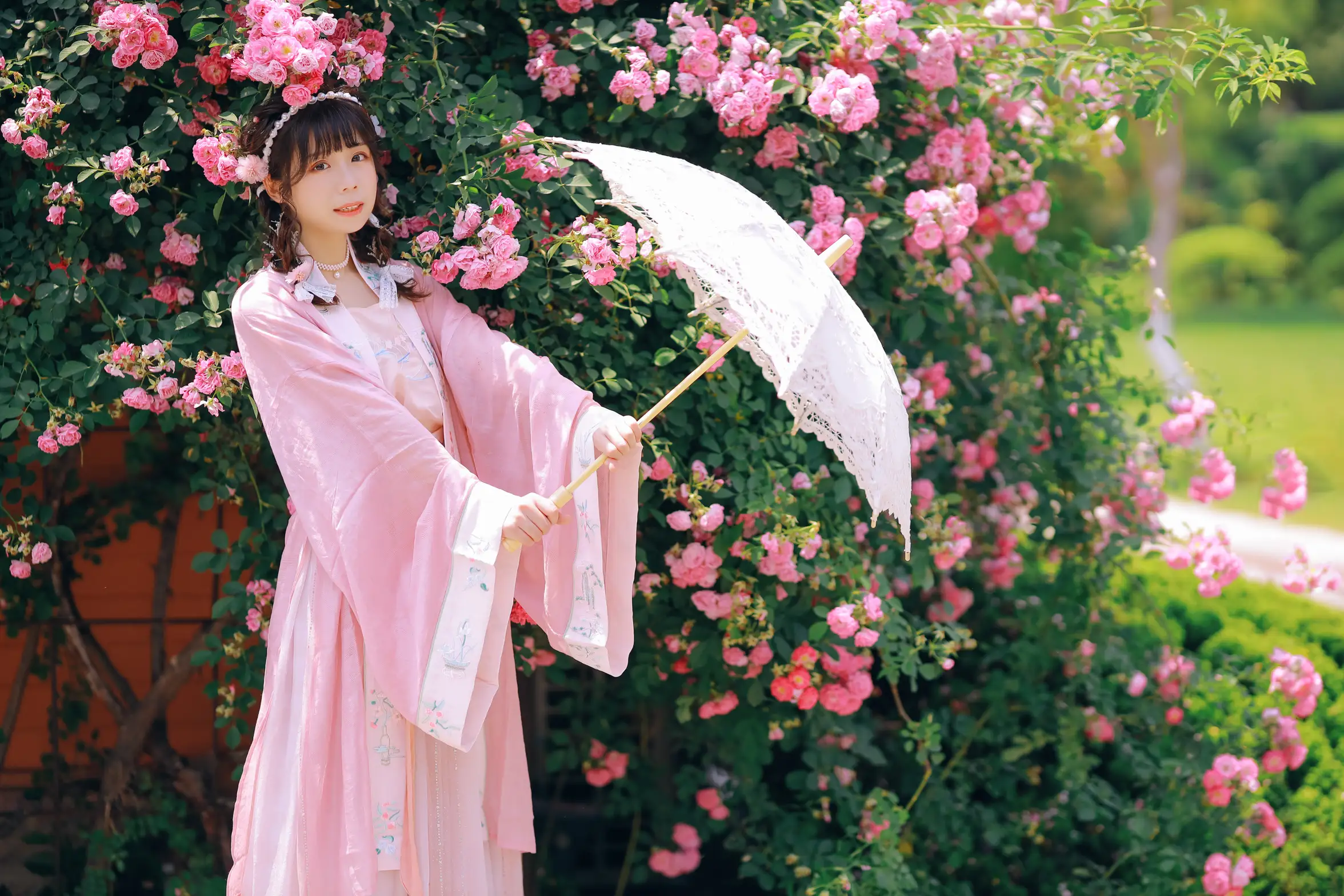 [艺图语] 2022.08.20 Vol.1749 – 吻花香 Suky喜欢软绵绵毛茸茸的团子#[26P]-9