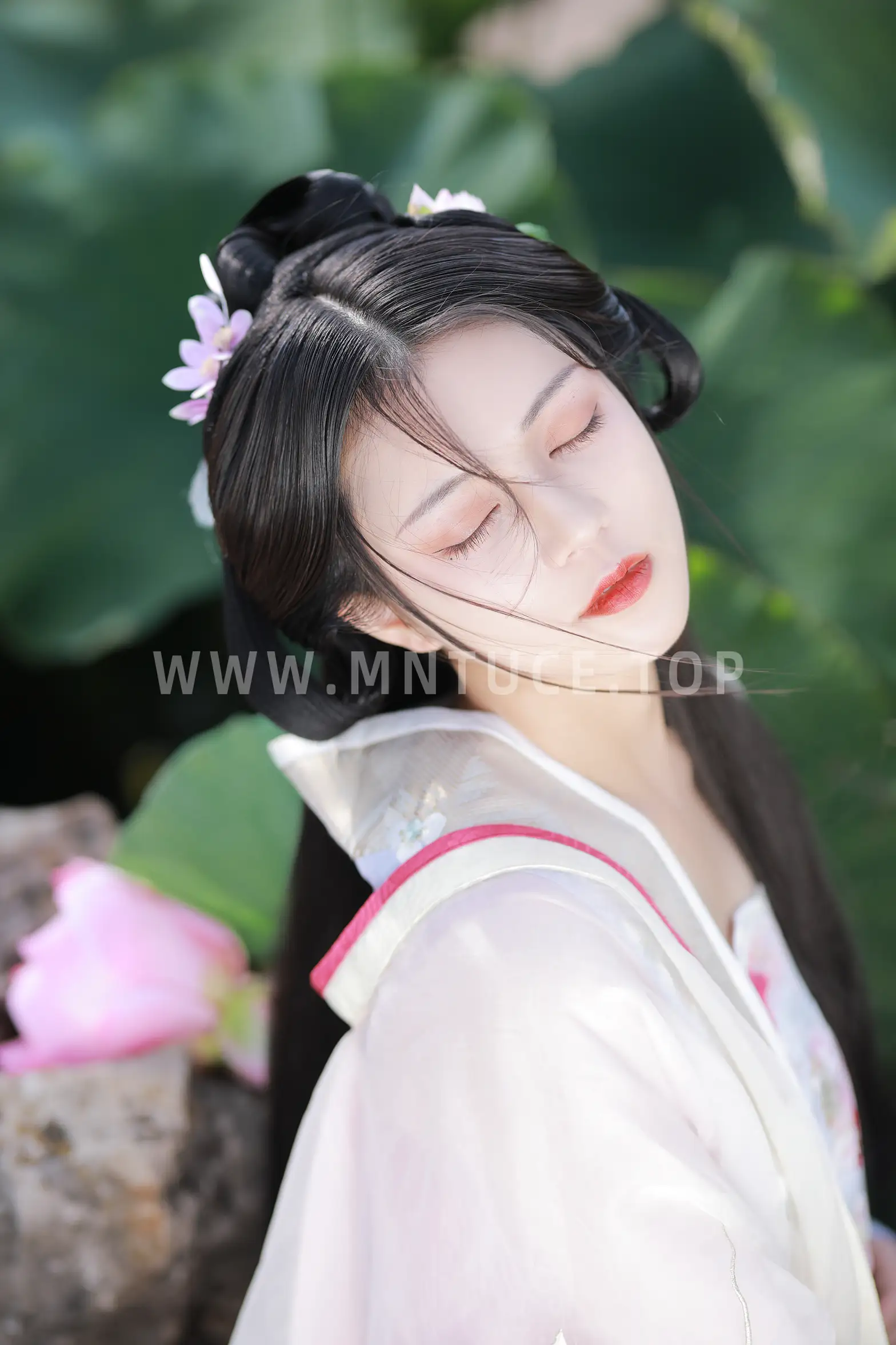 [艺图语] 2022.08.06 Vol.1639 – 山有扶苏，隰有荷华 吾岁#[39P]-18
