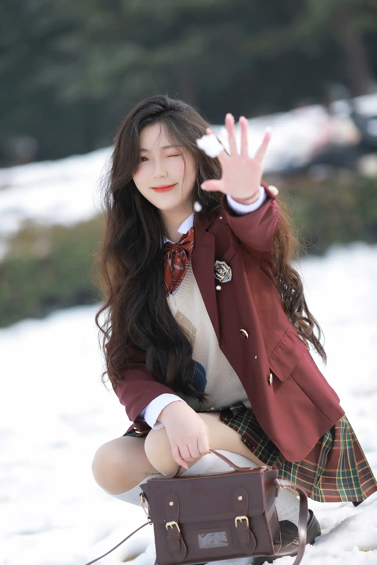 [艺图语] 2022.07.28 Vol.1561 – 恰好飘来的雪 晓芳#[23P]-1