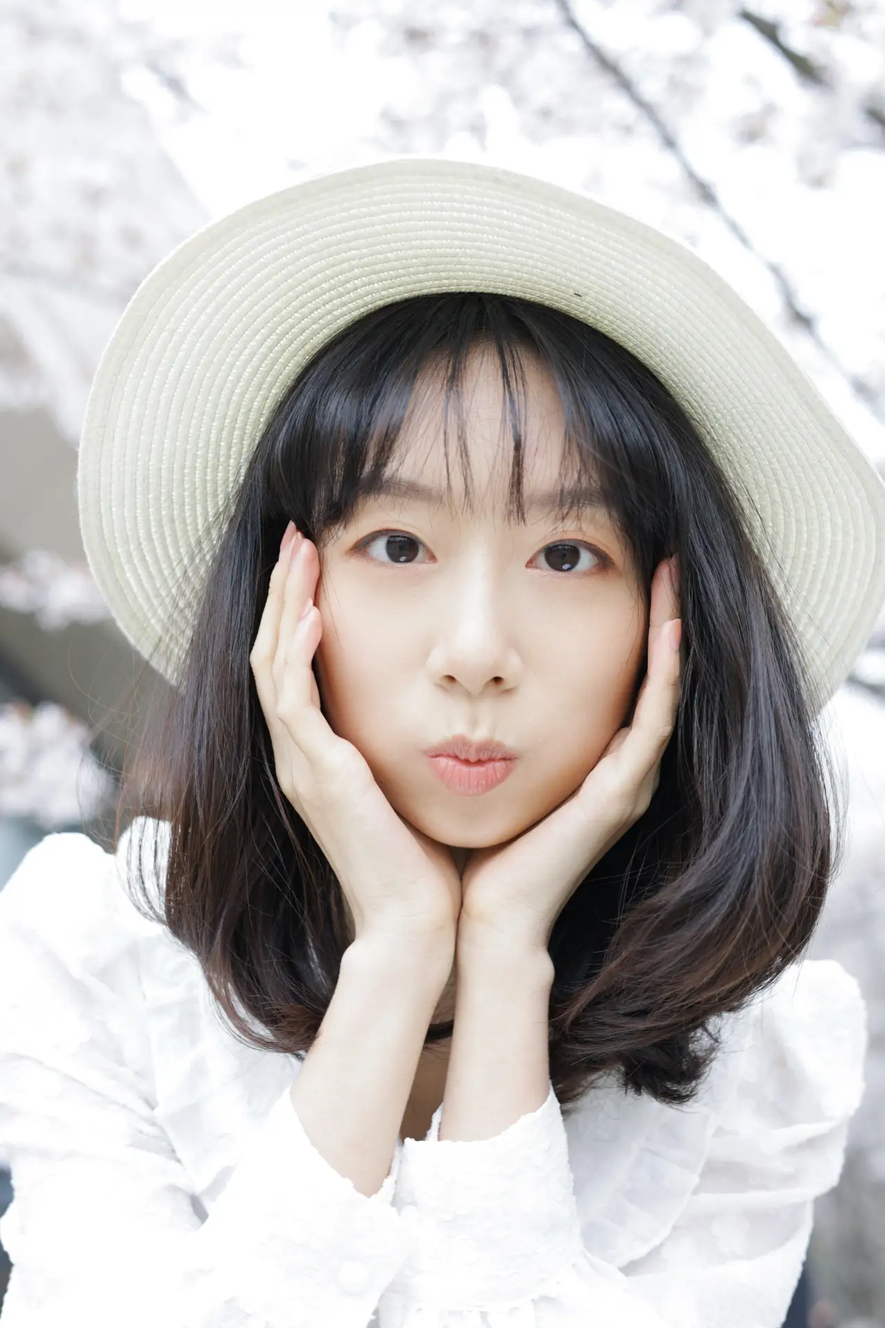 [艺图语] 2022.07.04 Vol.1370 – 白色花语 孟商一#[26P]-8