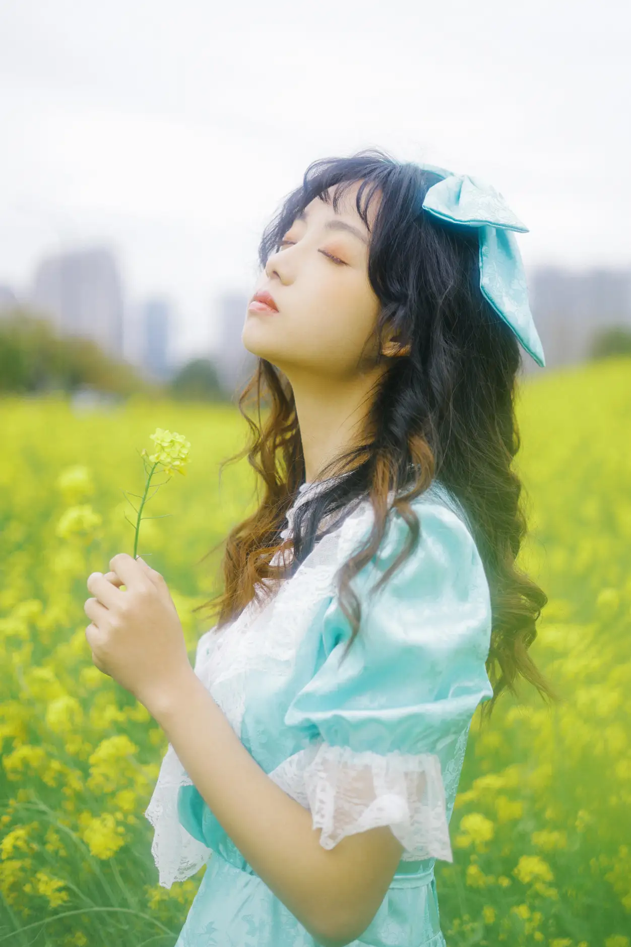 [艺图语] 2022.05.26 Vol.0990 – 黄色花海 芊芊#[24P]-1
