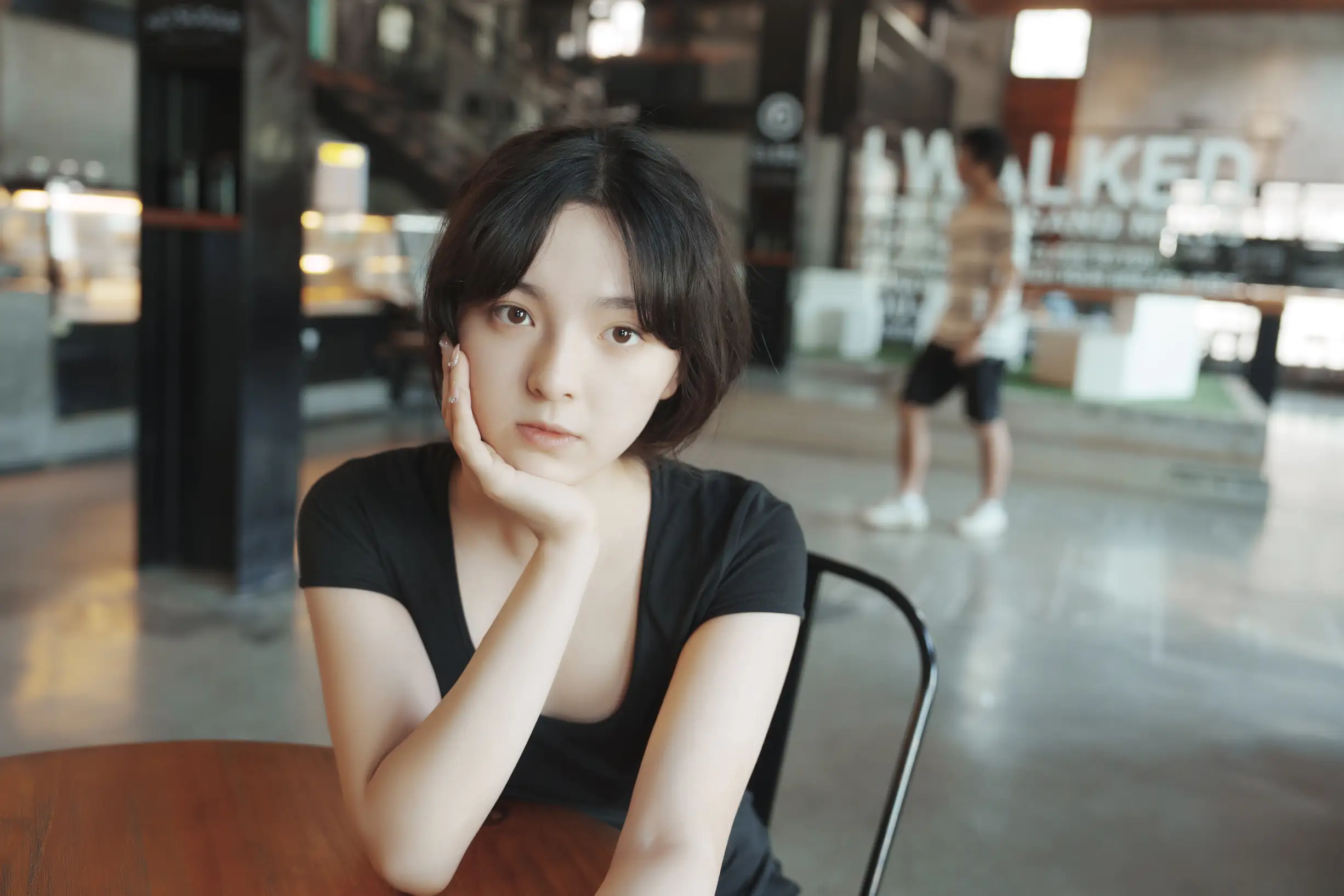 [艺图语] 2022.09.11 Vol.1924 – 咖啡屋里的素颜女孩 dudu#[32P]-5