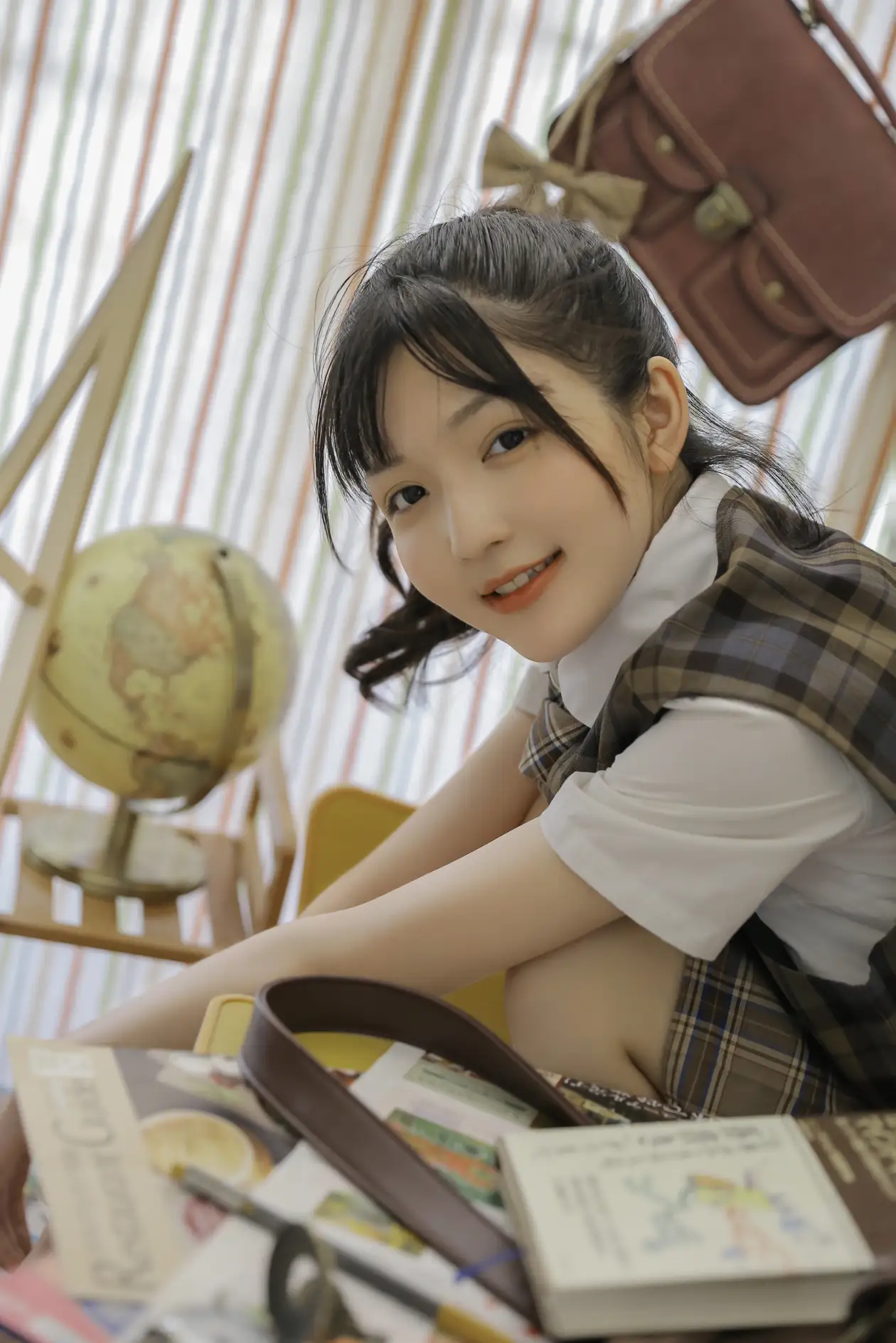[艺图语] 2022.06.29 Vol.1320 – 高校女生 金迪-Vivian#[22P]-2