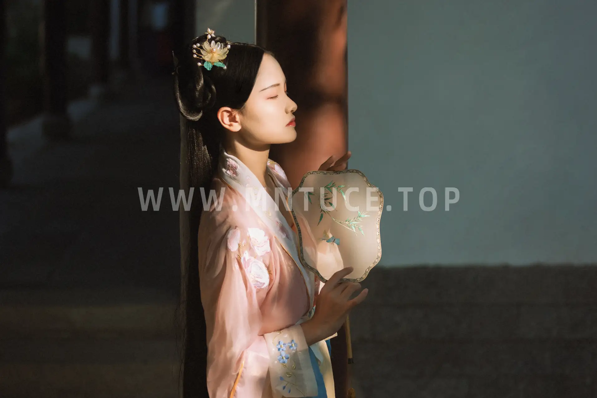 [艺图语] 2021.10.26 Vol.392 – 千万绪 清酒#[22P]-19