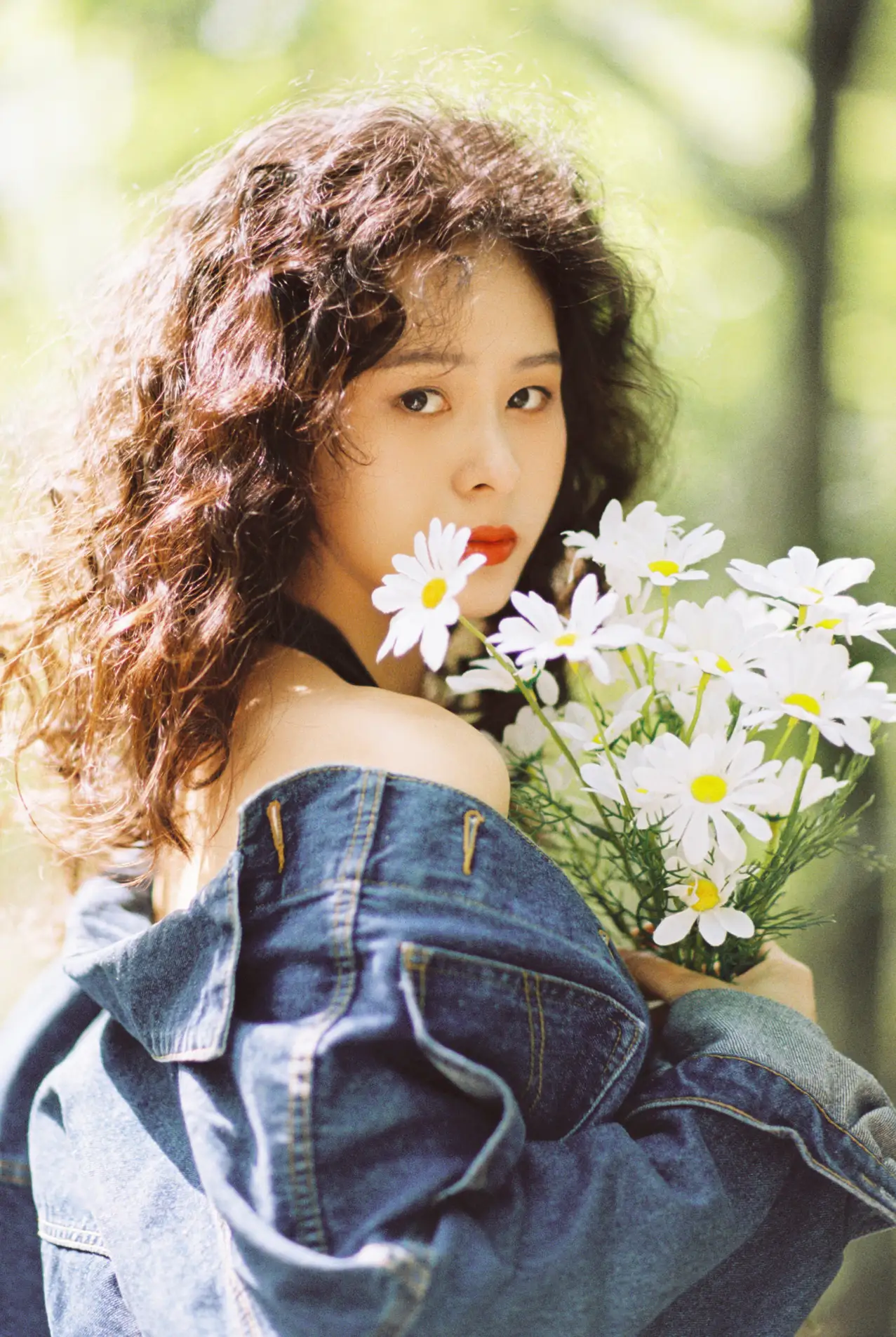 [艺图语] 2022.05.17 Vol.0908 – 港风胶片 sisi#[24P]-1
