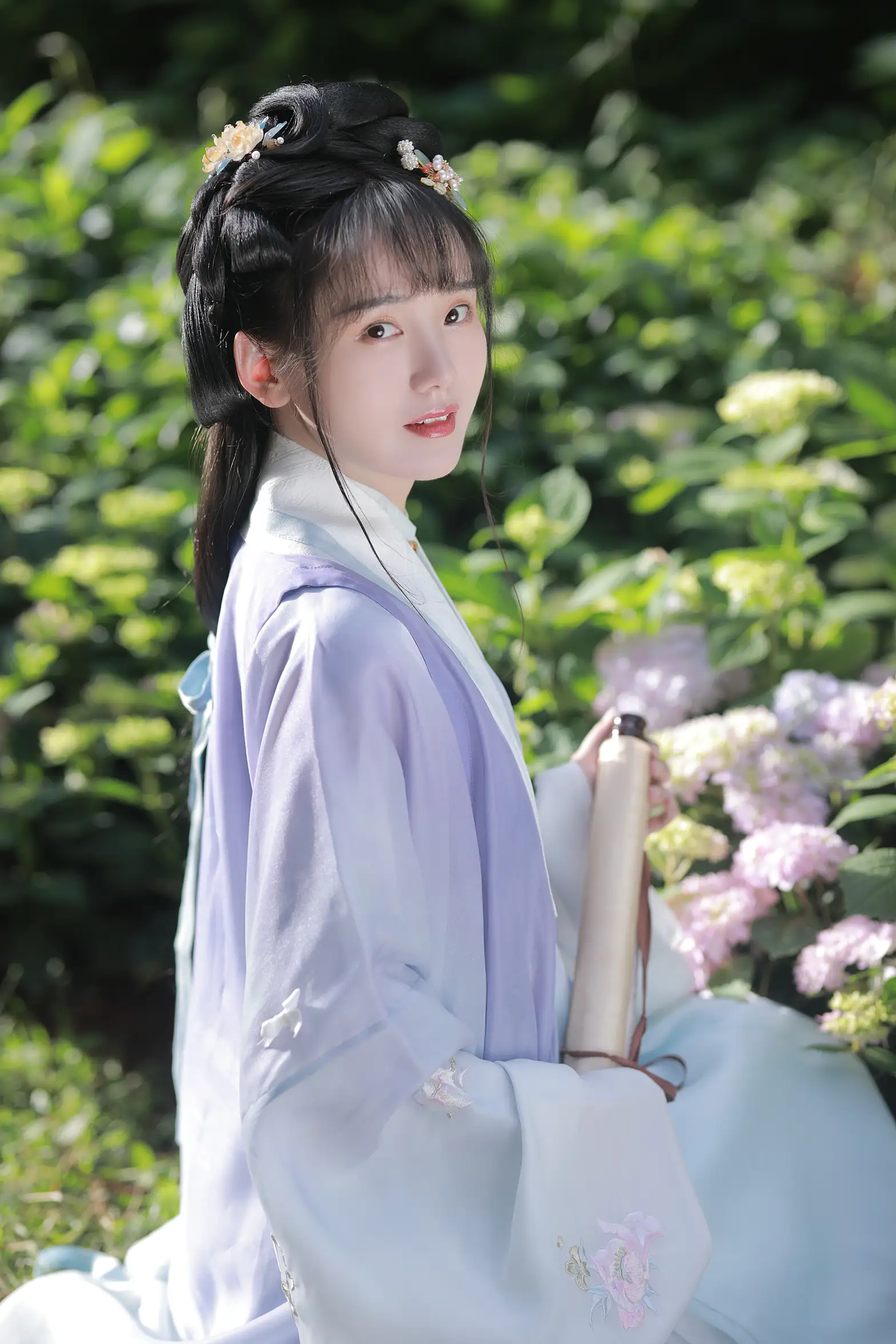 [艺图语] 2022.07.01 Vol.1342 – 风有约，花不误 甜甜阑#[22P]-1