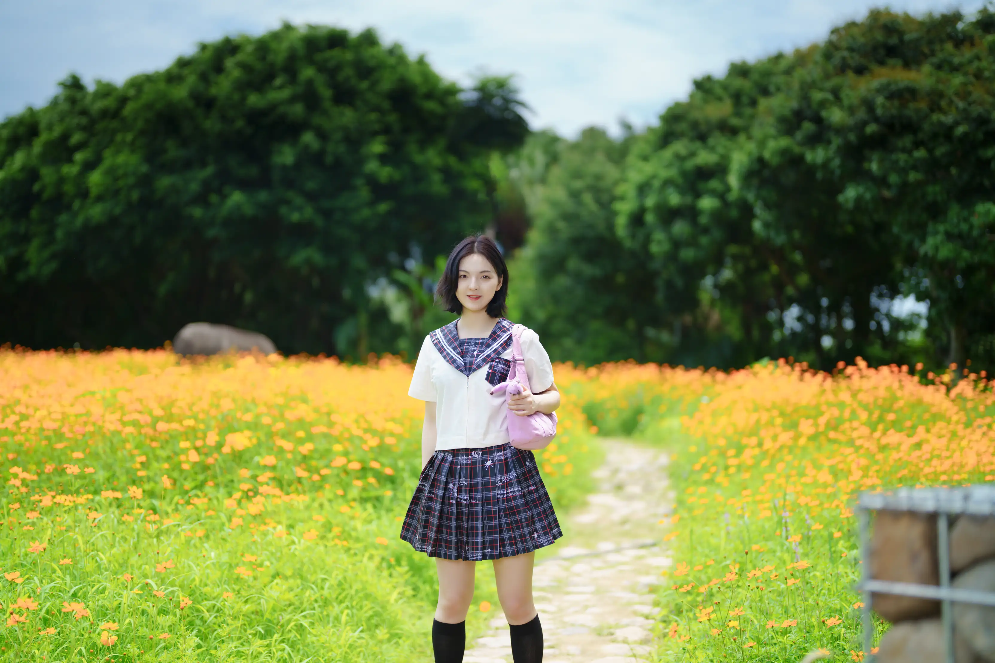 [艺图语] 2021.11.12 Vol.441 – 花田里的JK少女 dudu#[51P]-1