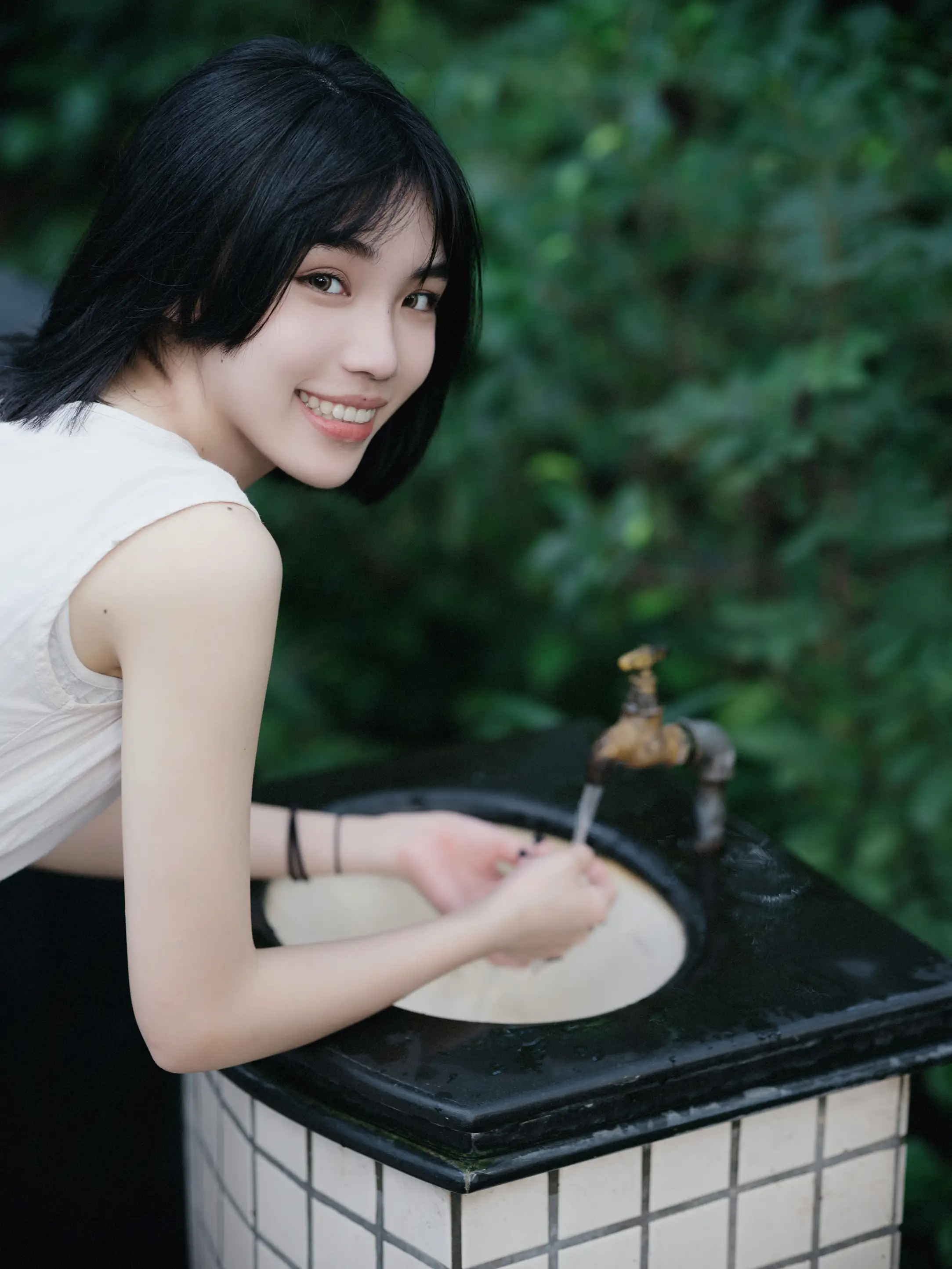[艺图语] 2022.08.09 Vol.1659 – 爱笑的眼睛 PP#[60P]-1