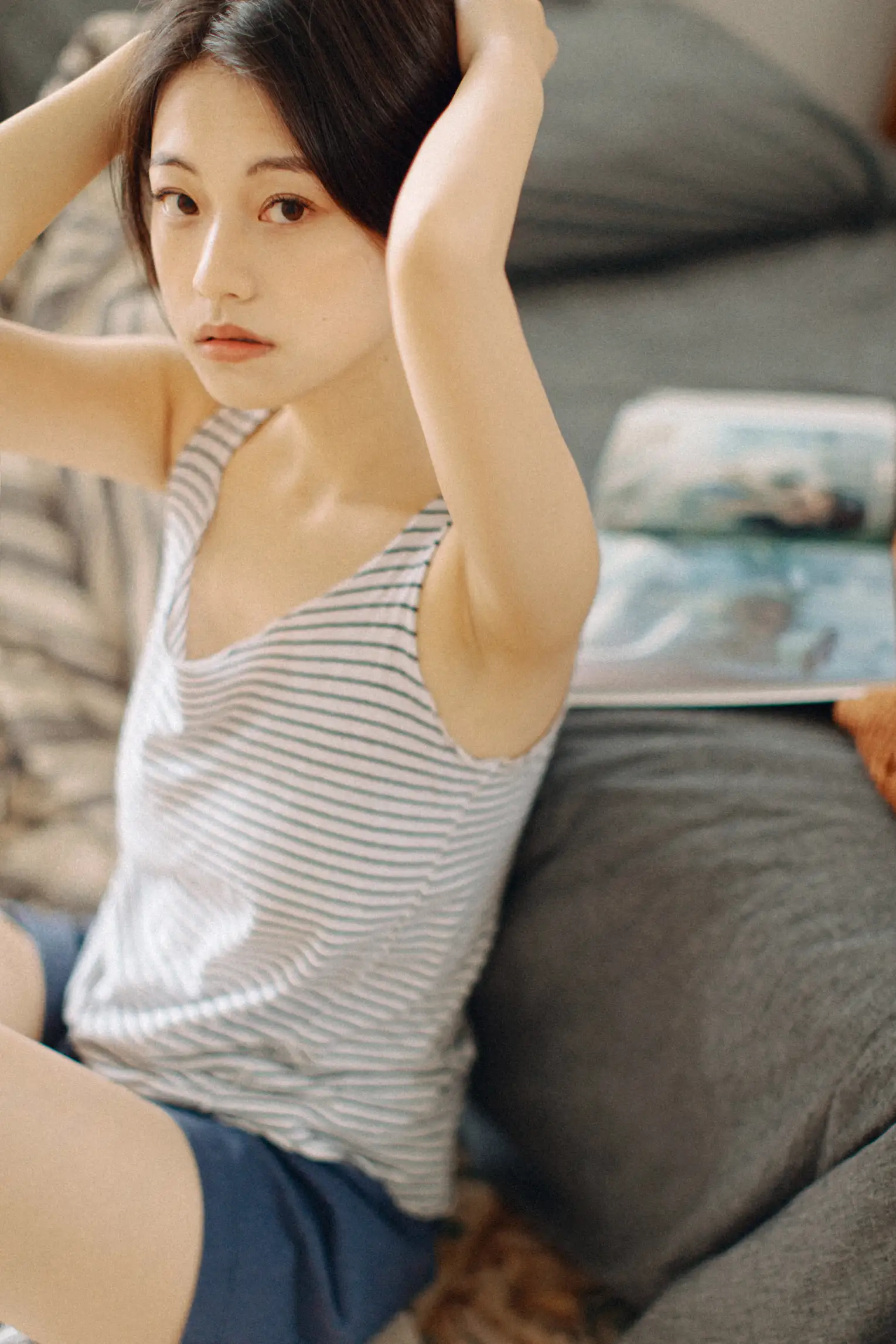 [艺图语] 2022.06.01 Vol.1050 – 寝居女子写真集 九月#[34P]-2