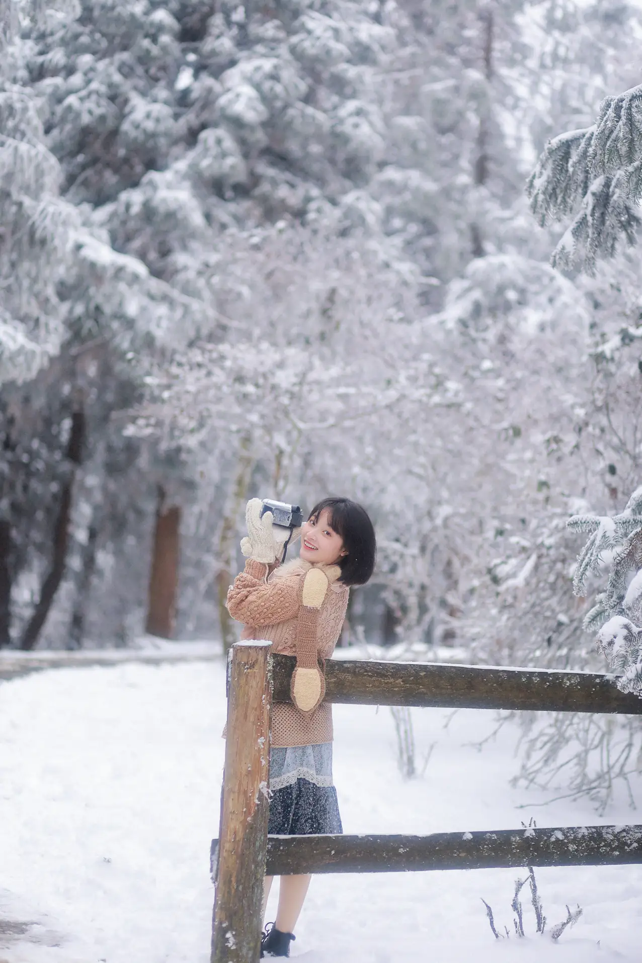 [艺图语] 2022.09.17 Vol.1970 – 嘿，一起来玩雪。 耳元在减肥#[26P]-10
